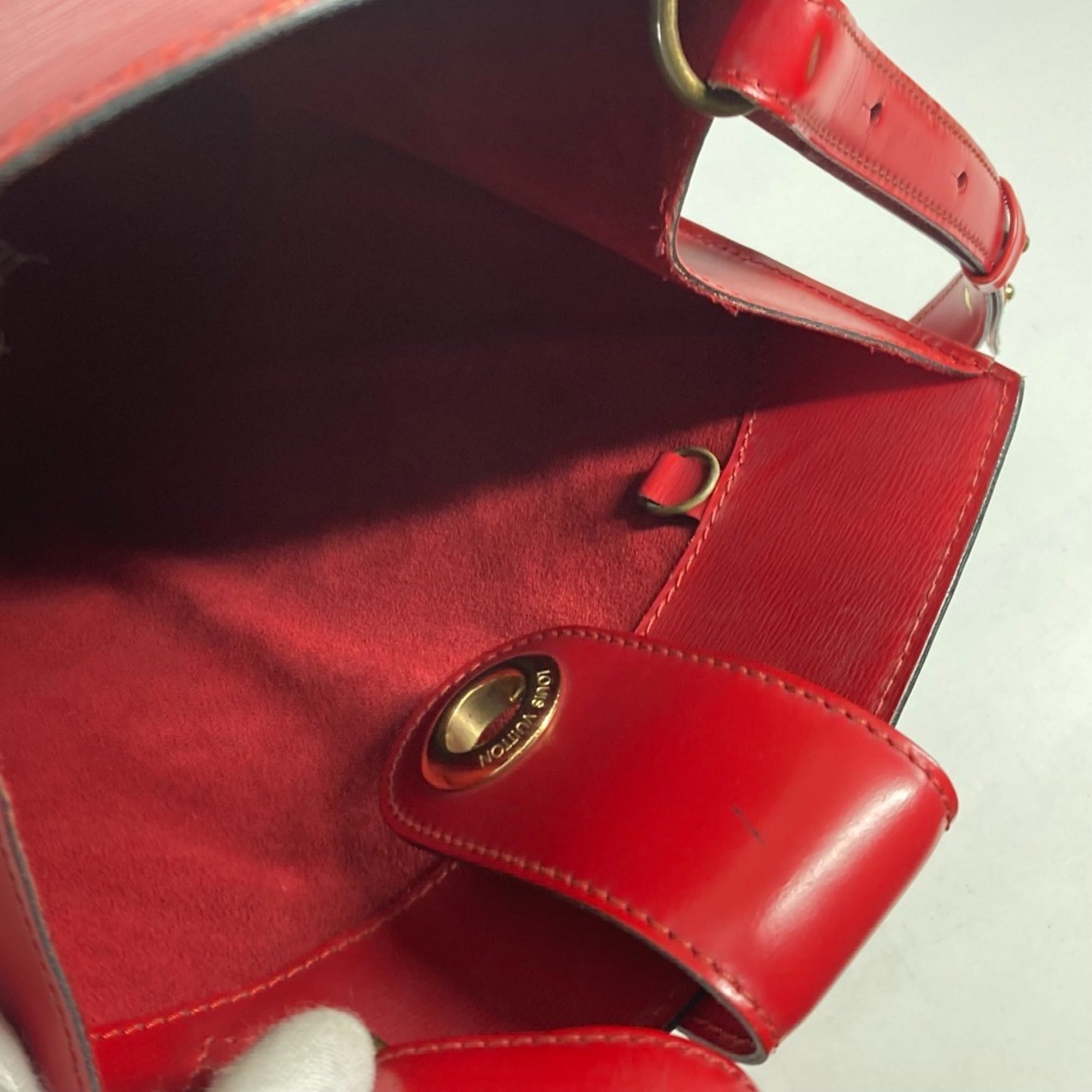 Louis Vuitton Castilian Red Red Color Epi Leather Shoulder Bag (Pre-Owned)
