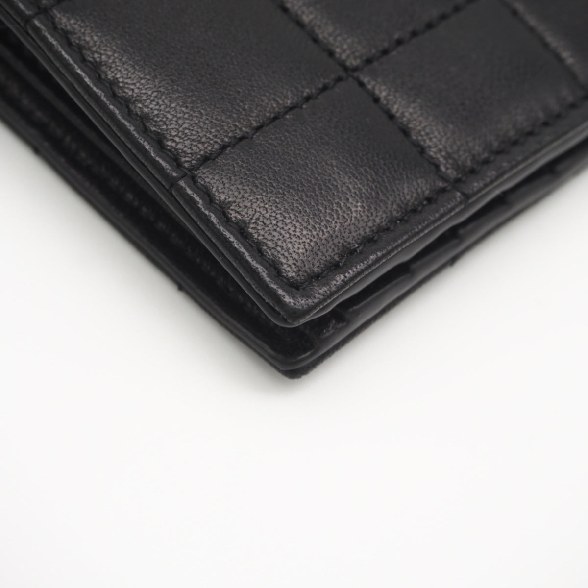 Yves Saint Laurent Black Leather Wallet (Bi-Fold) (Pre-Owned)