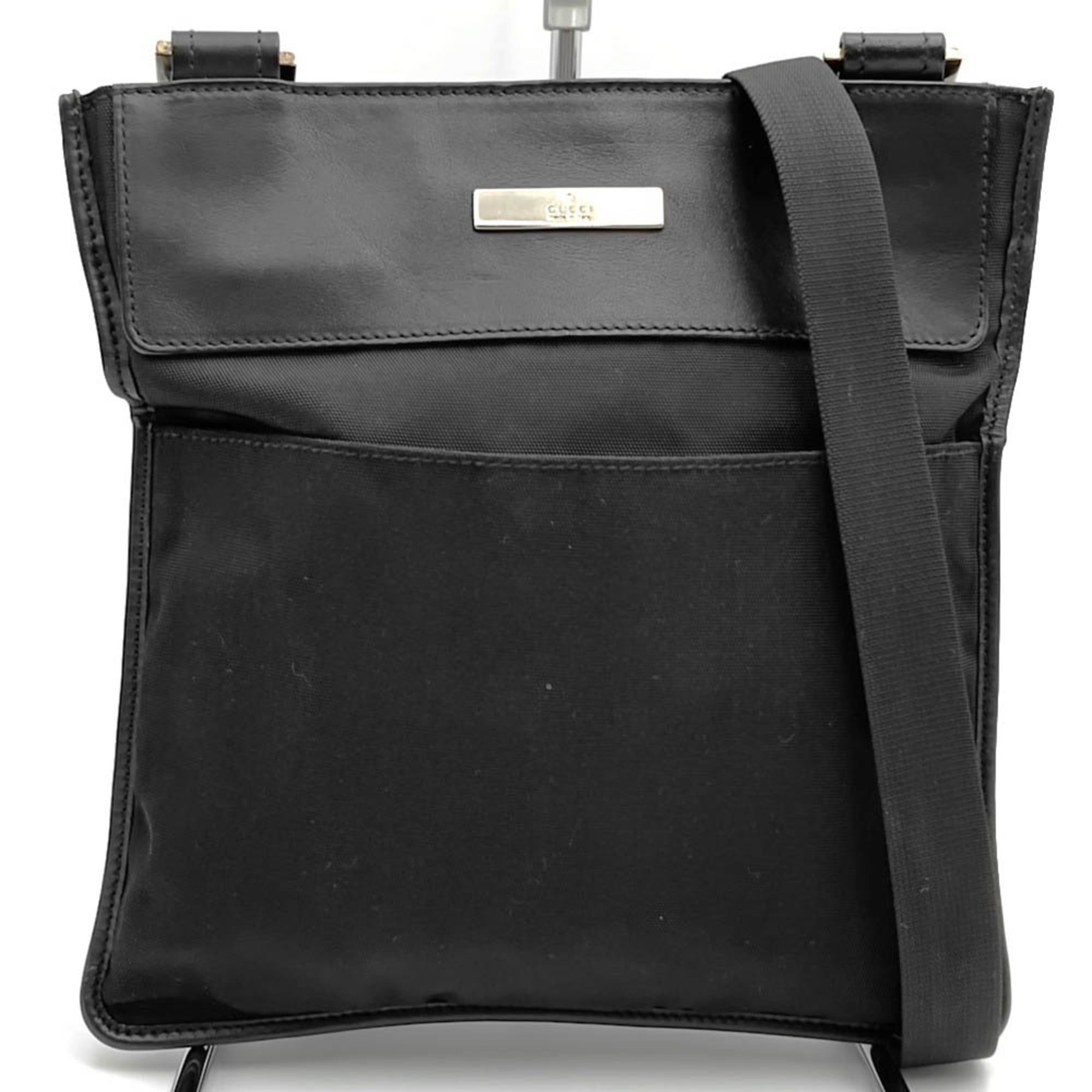 Gucci Black Nylon Leather Shoulder Bag (Pre-Owned)