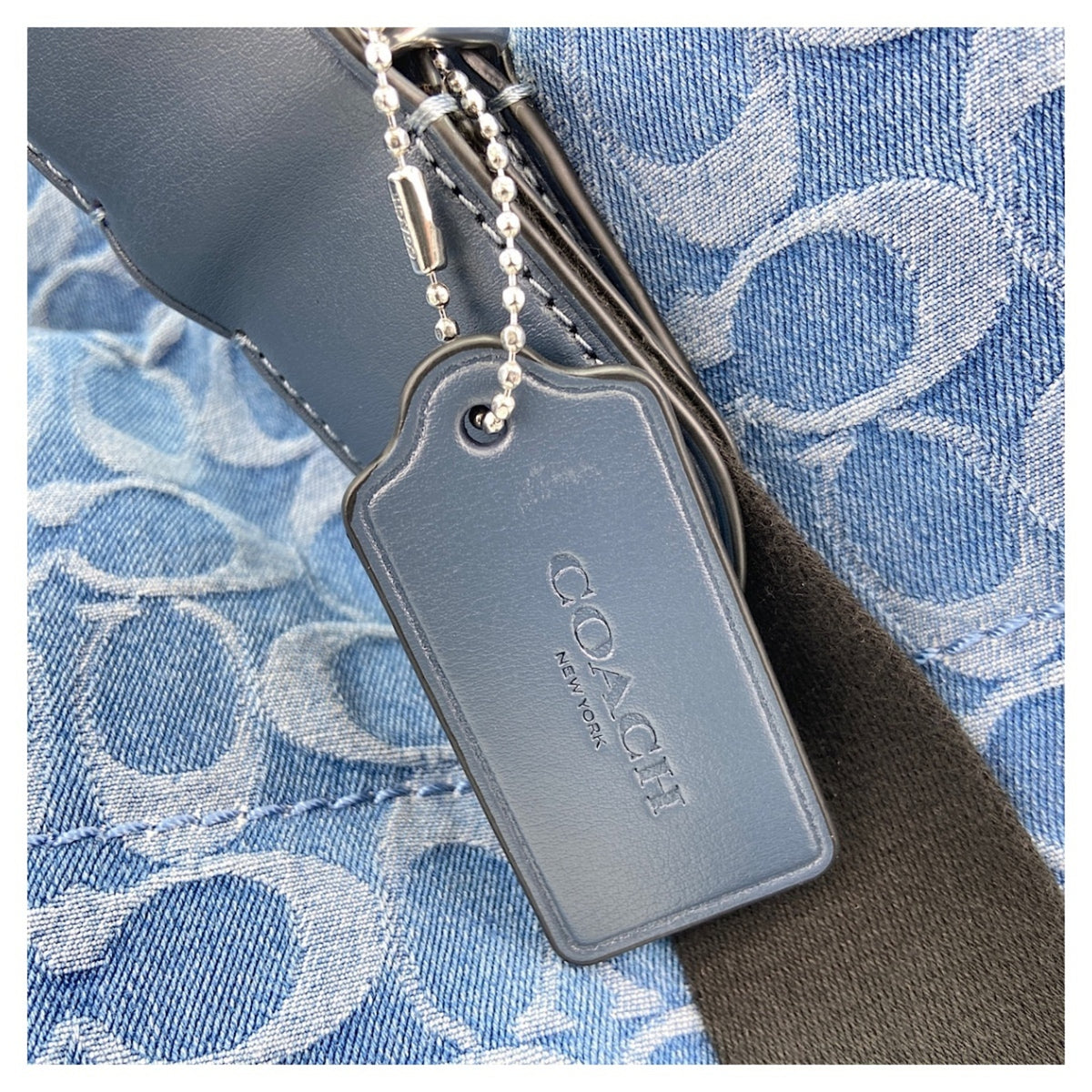 Coach Blue Tote Bag (Pre-Owned)