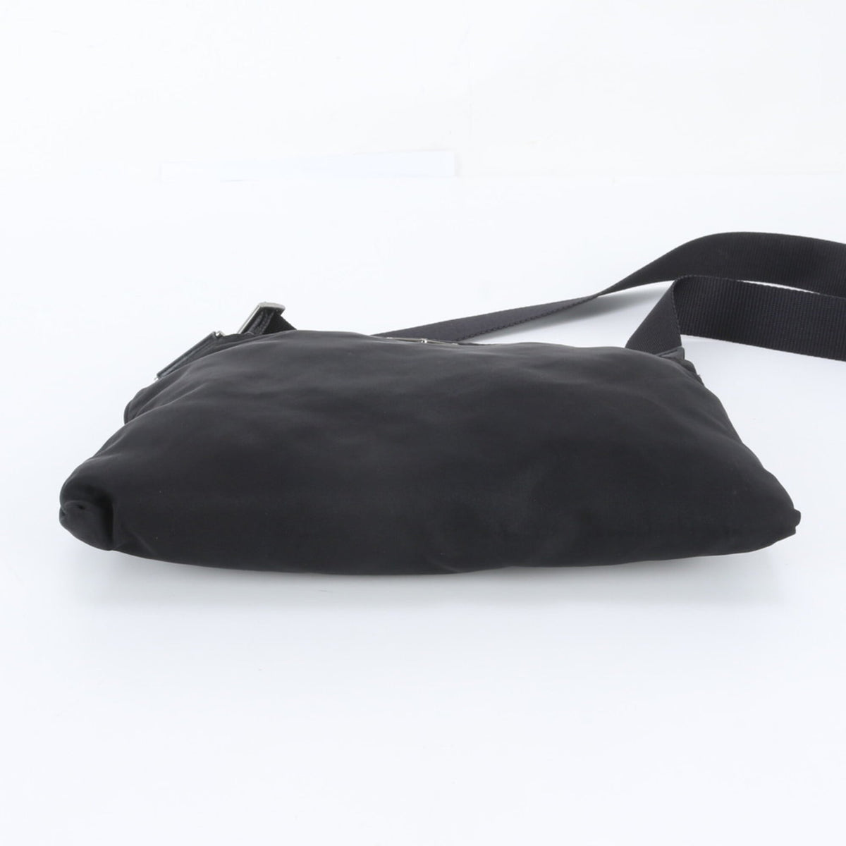 Prada Black Leather Nylon Messenger Bag Shoulder Bag (Pre-Owned)