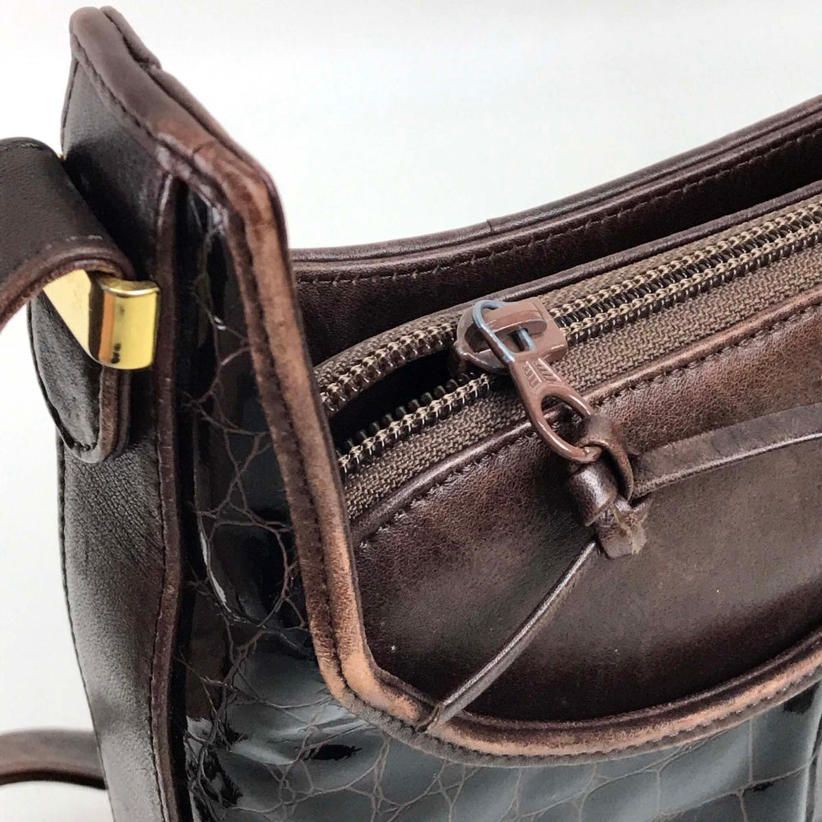 Bally Brown Leather Shoulder Bag (Pre-Owned)