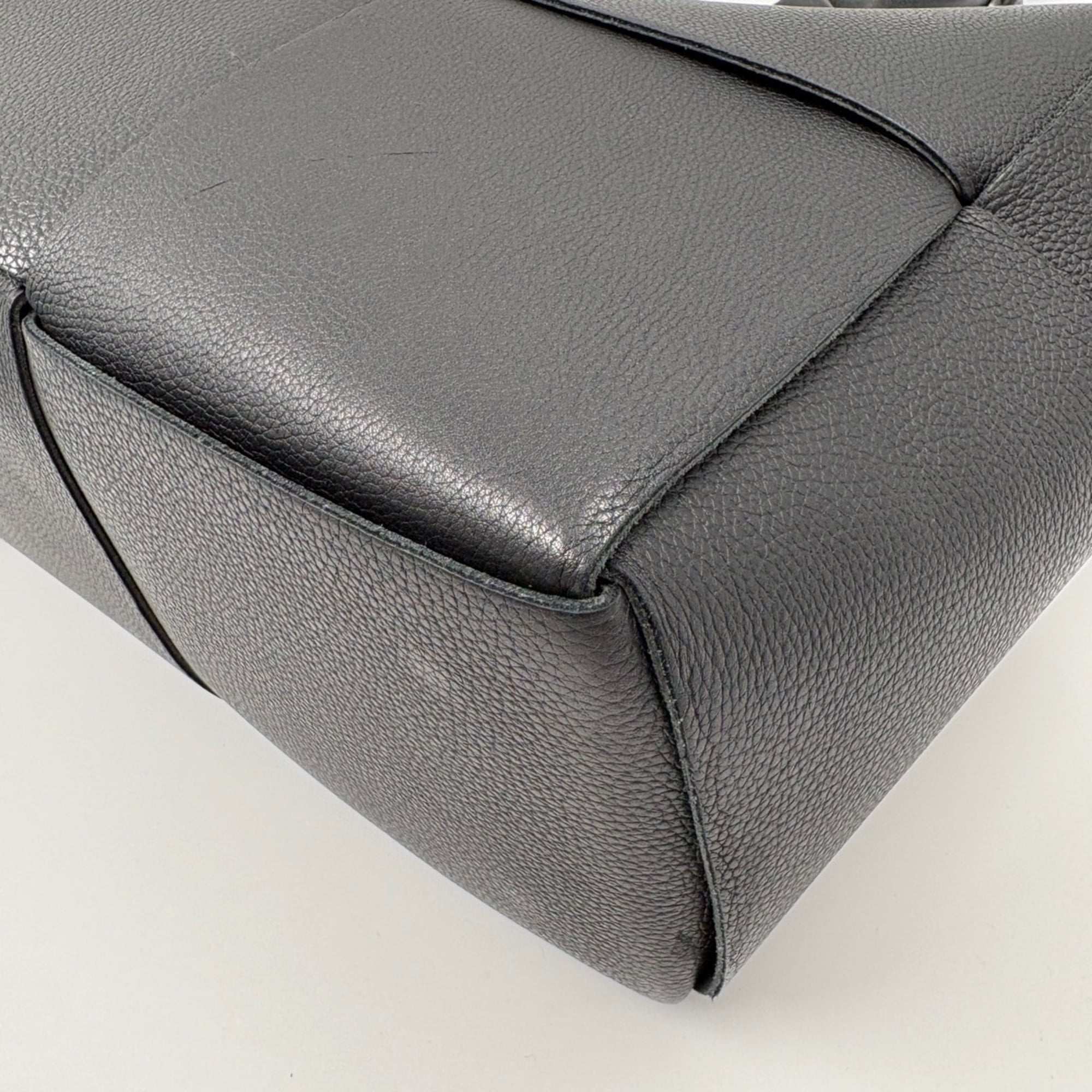 Bottega Veneta Black Tote Bag (Pre-Owned)