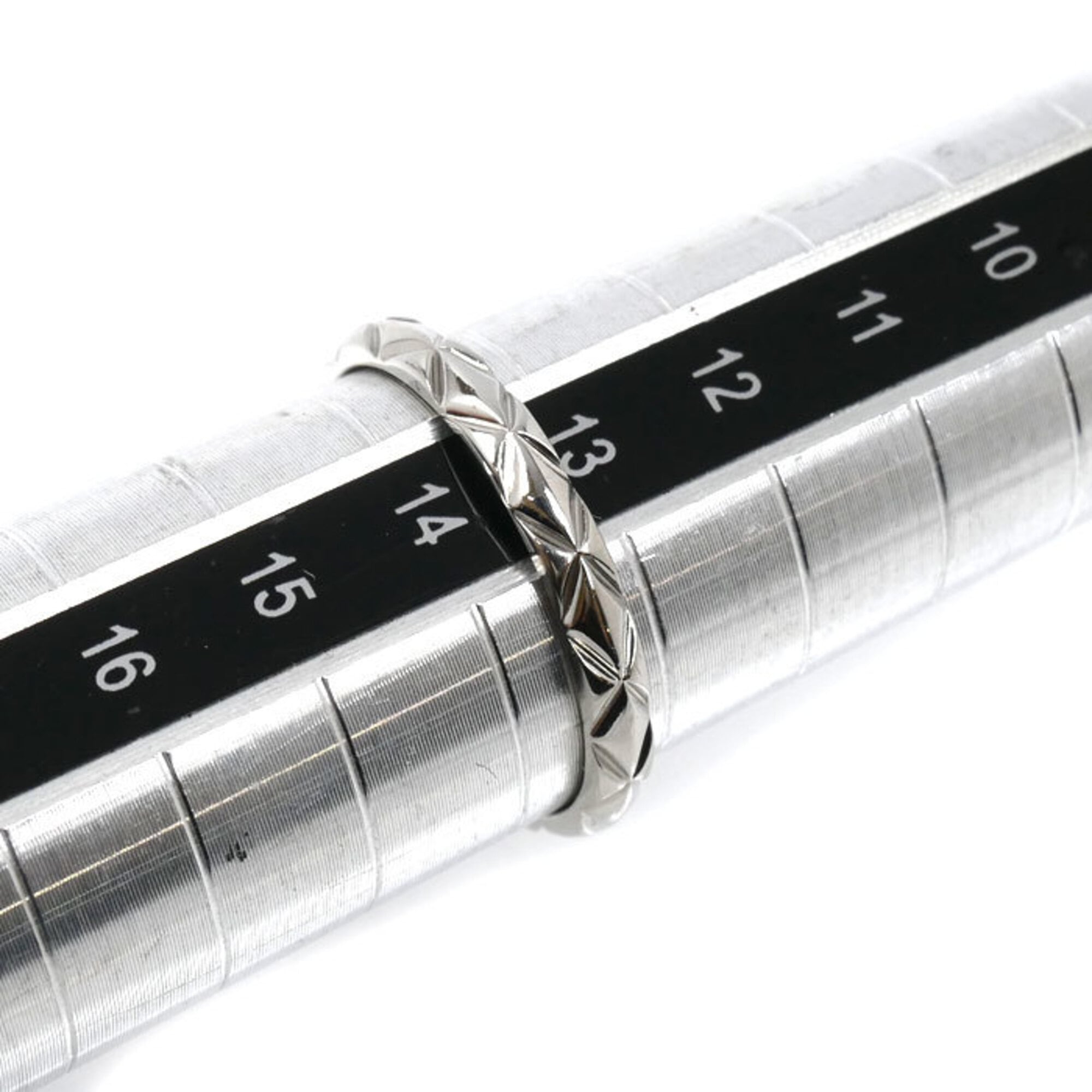 Chanel Platinum 950 Band Ring (Pre-Owned)