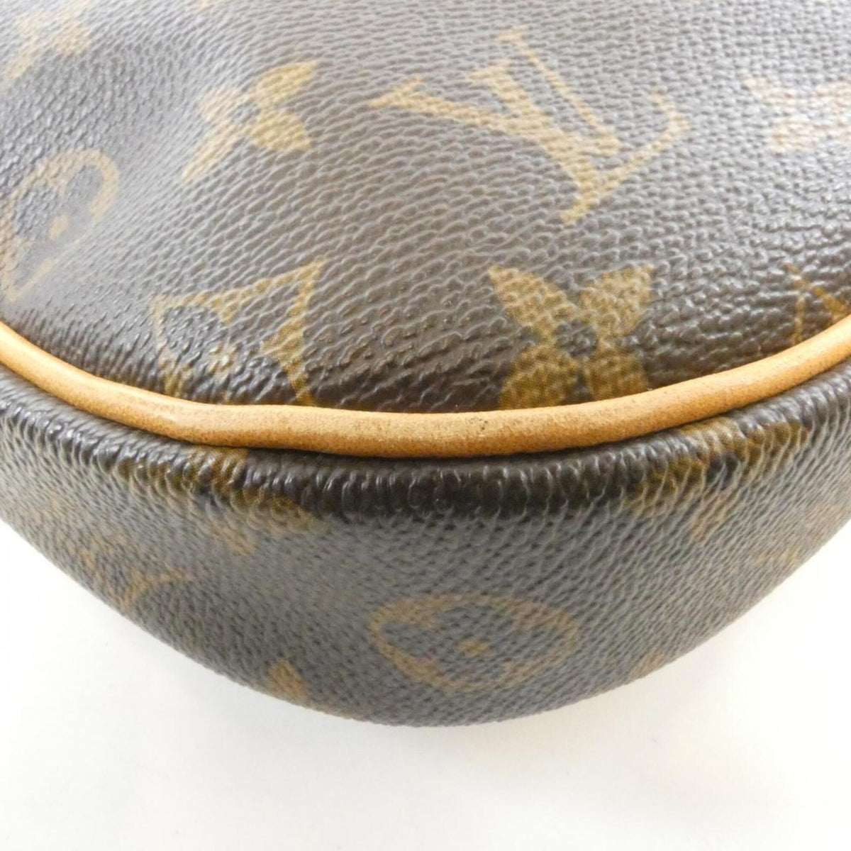 Louis Vuitton Marron Coated Canvas Shoulder Bag (Pre-Owned)