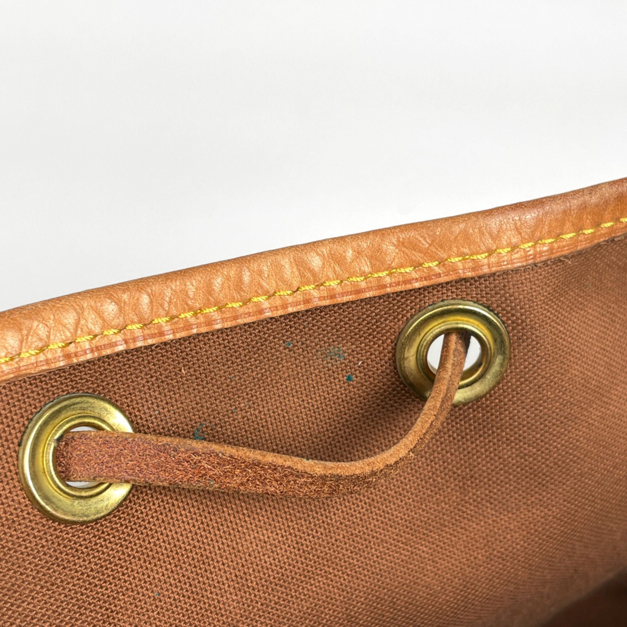 Louis Vuitton Brown Monogram Shoulder Bag (Pre-Owned)