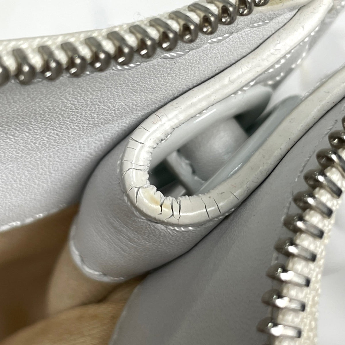 Loewe White Leather Tote Bag (Pre-Owned)