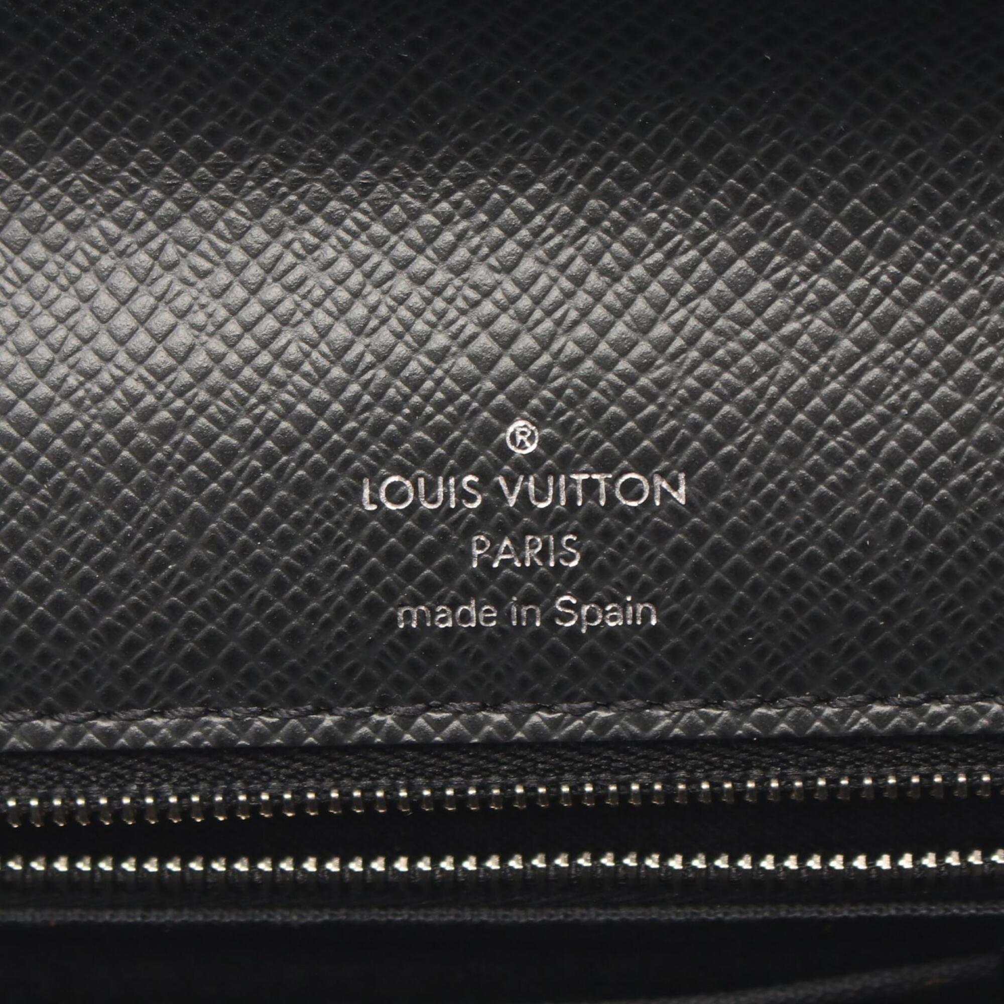 Louis Vuitton Ardoise Black Taiga Leather Leather Clutch Bag Handbag (Pre-Owned)