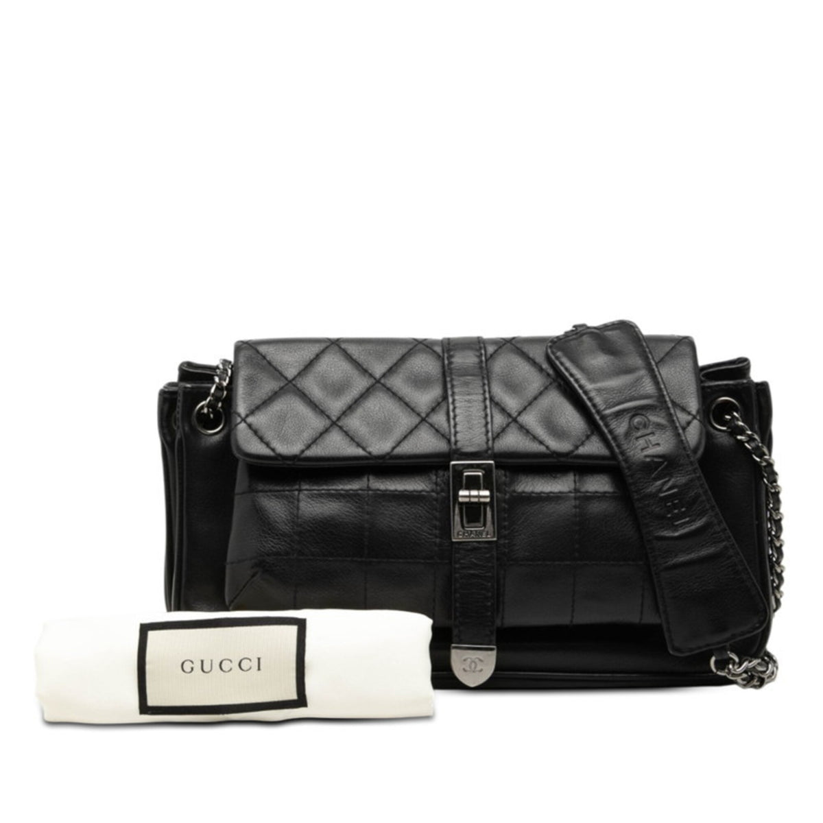 Chanel Black Leather Shoulder Bag (Pre-Owned)