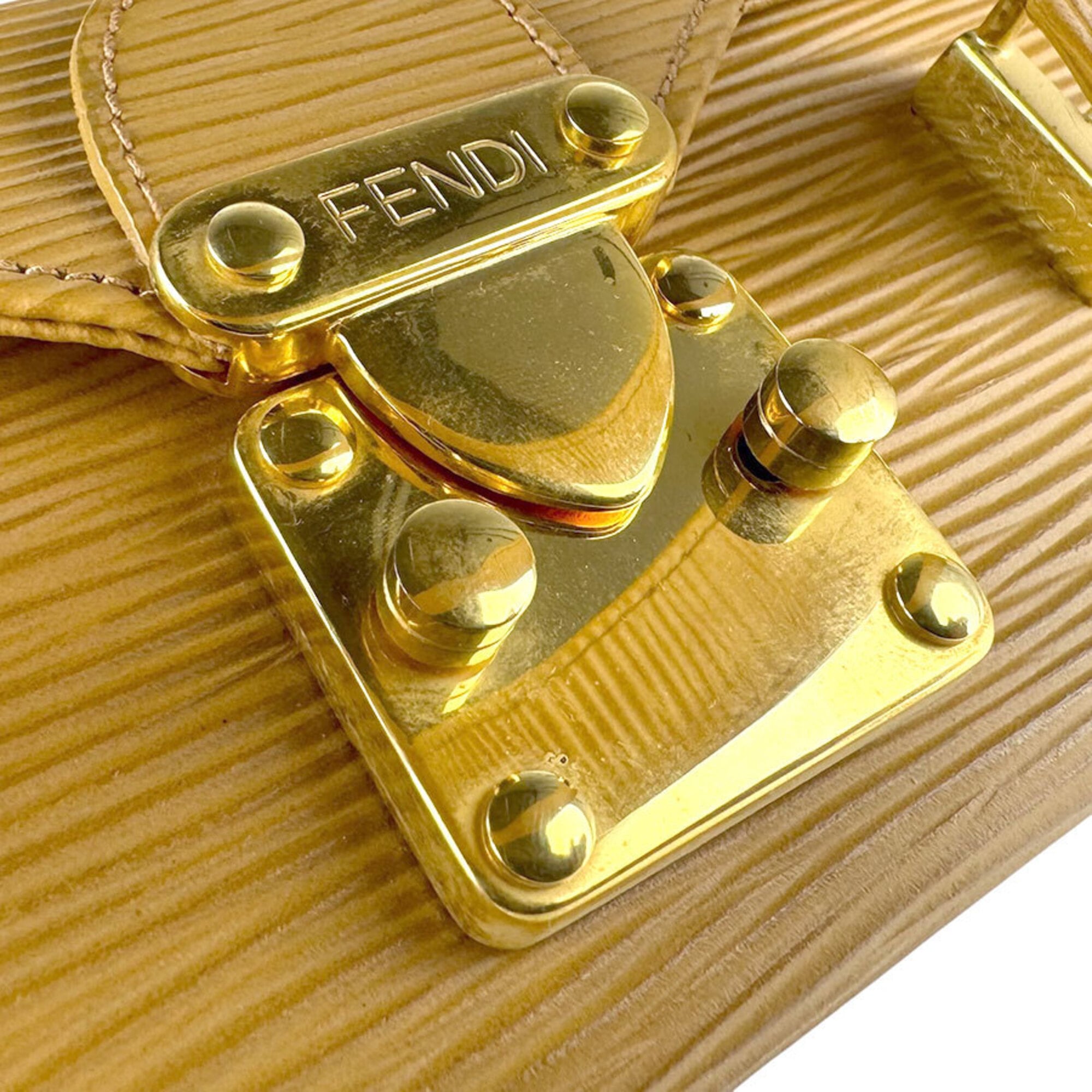 Fendi Beige Leather Handbag (Pre-Owned)