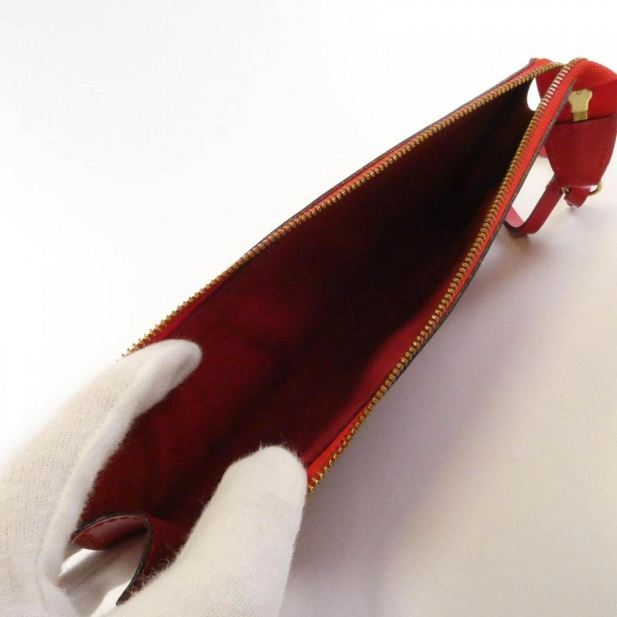 Louis Vuitton Red Color Leather Pochette Pouch (Pre-Owned)