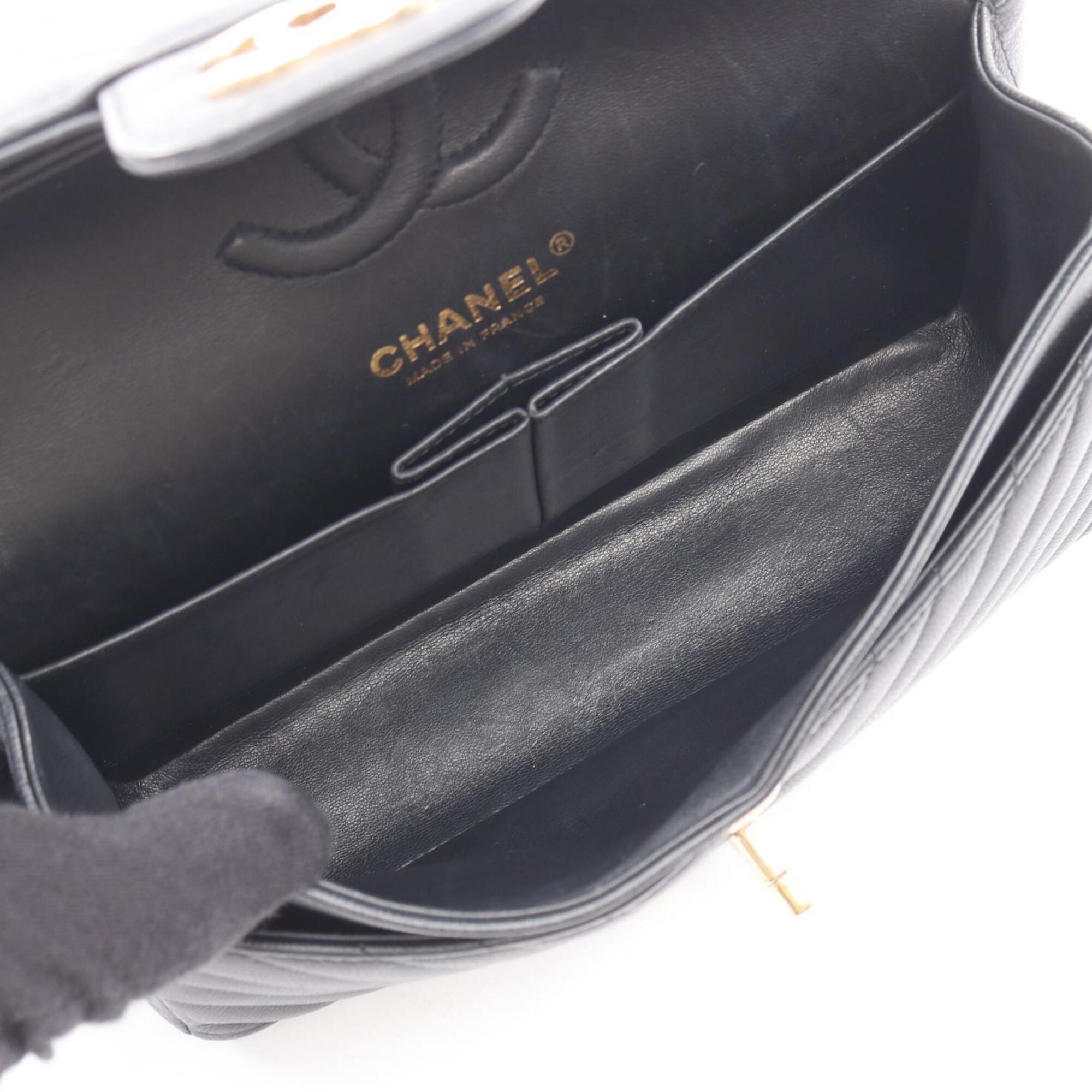 Chanel Black Grained Calfskin Handbag Shoulder Bag (Pre-Owned)