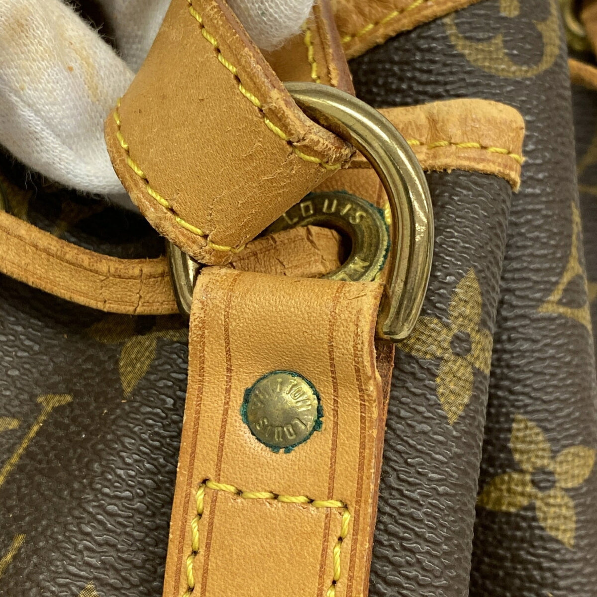 Louis Vuitton Brown Shoulder Bag (Pre-Owned)