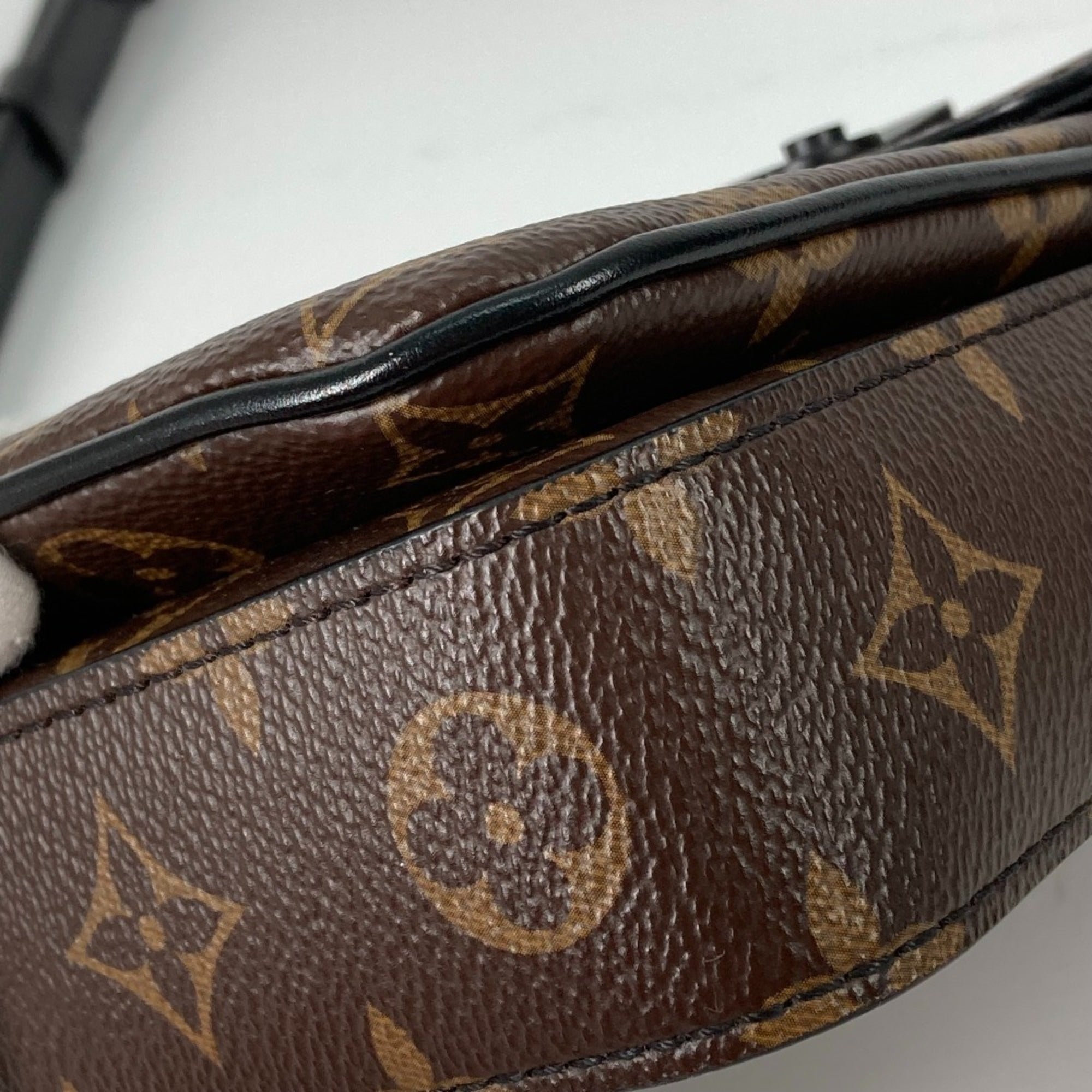 Louis Vuitton Brown Monogram Pochette Shoulder Bag (Pre-Owned)