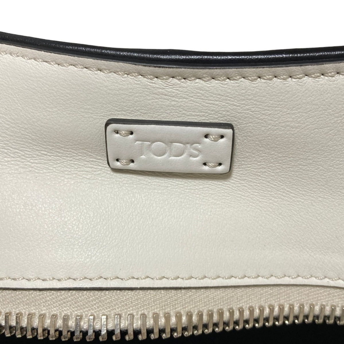 Tod's White Quilting Leather Handbag Shoulder Bag (Pre-Owned)