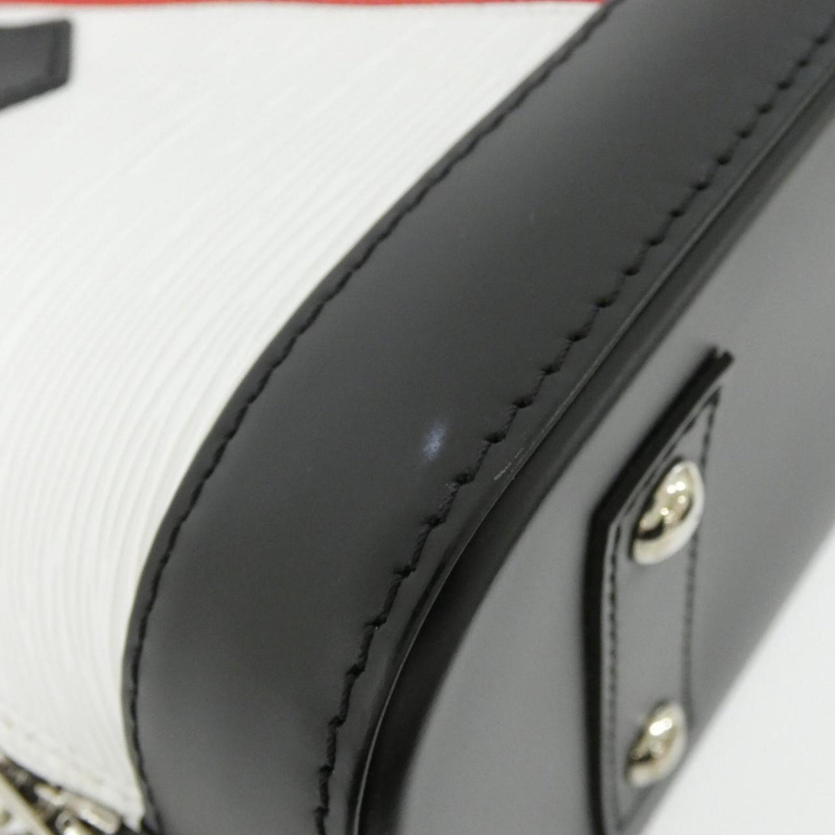 Louis Vuitton Blanc Leather Handbag (Pre-Owned)