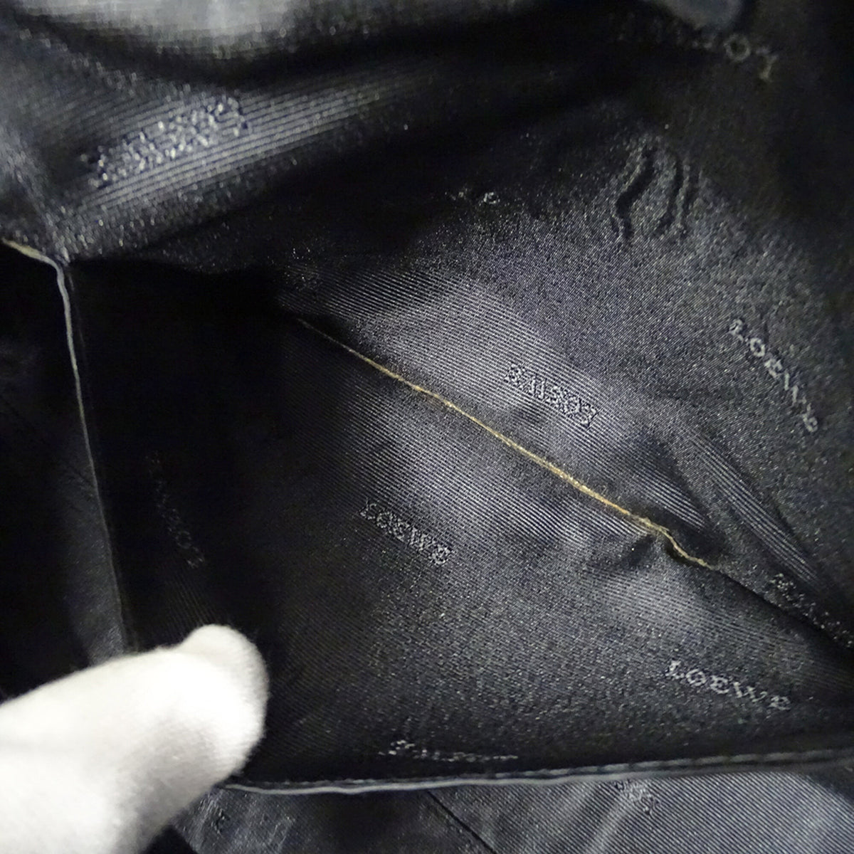 Loewe Black Leather Handbag (Pre-Owned)