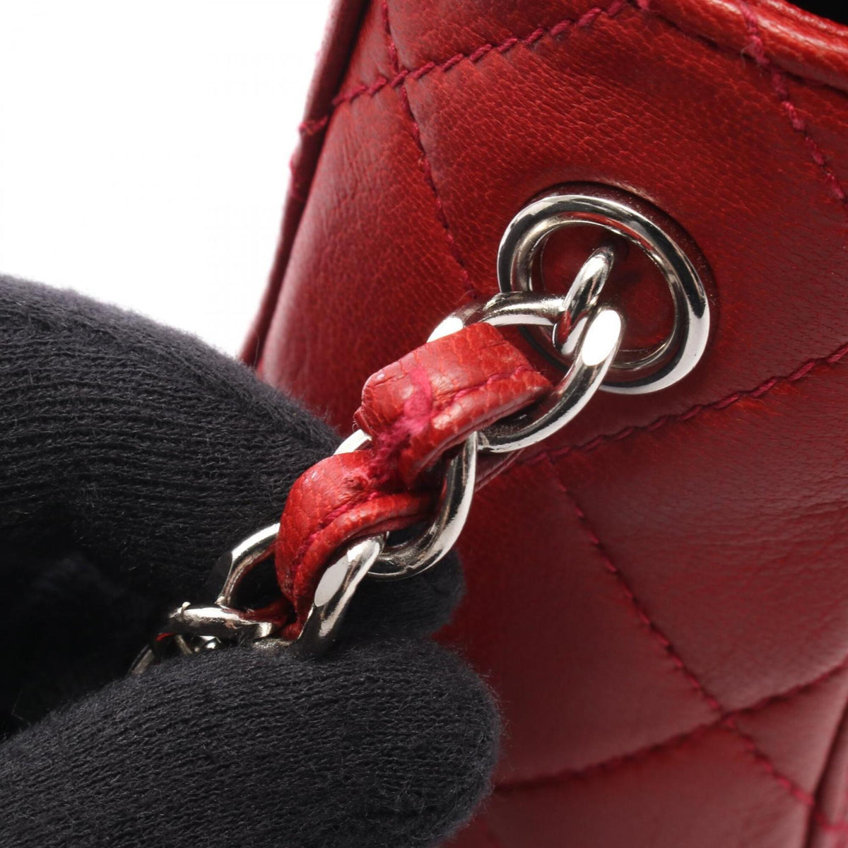 Chanel Red Color Leather Handbag (Pre-Owned)