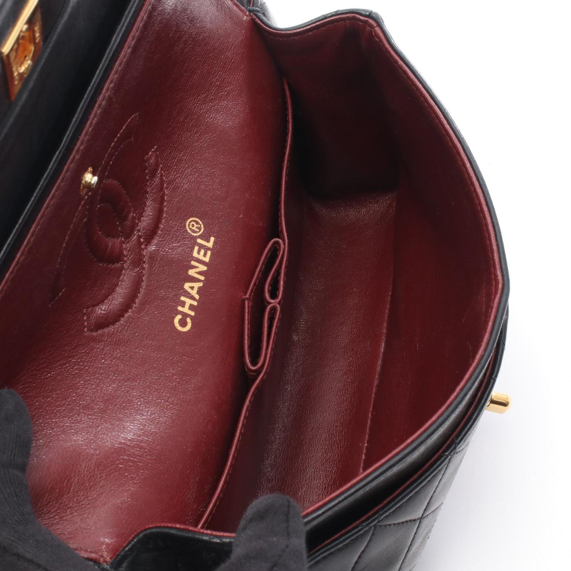 Chanel Black Leather Shoulder Bag (Pre-Owned)