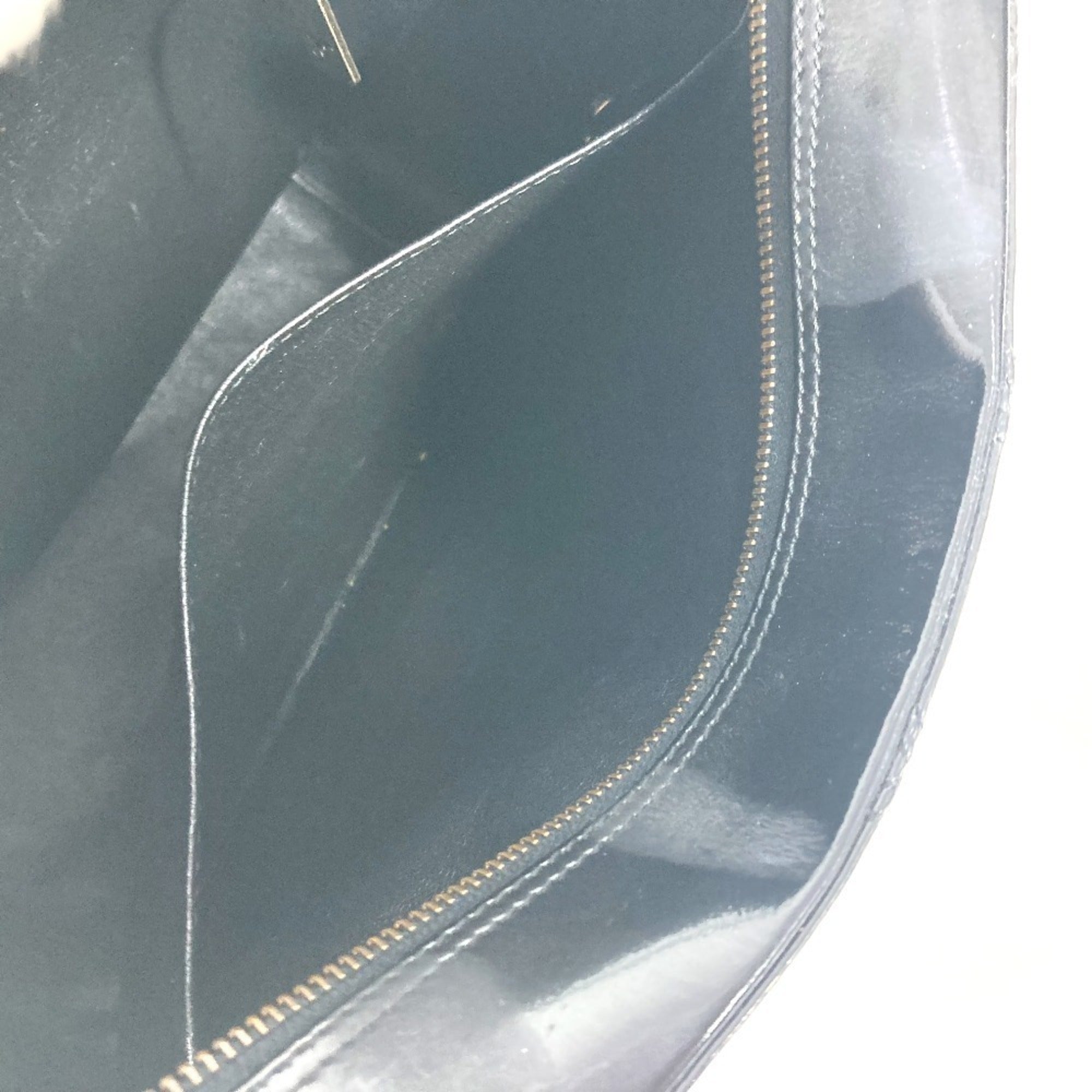 Chanel Black Patent Leather Handbag Shoulder Bag (Pre-Owned)