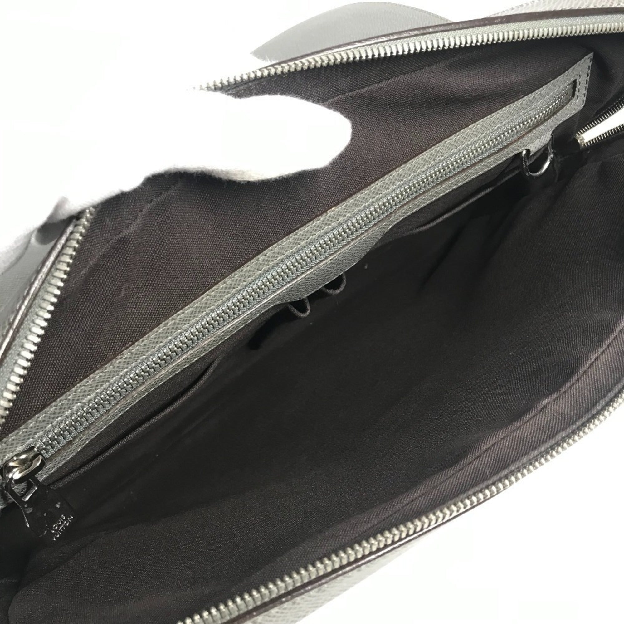 Louis Vuitton Glacier Gray Taiga Leather Briefcase Shoulder Bag (Pre-Owned)