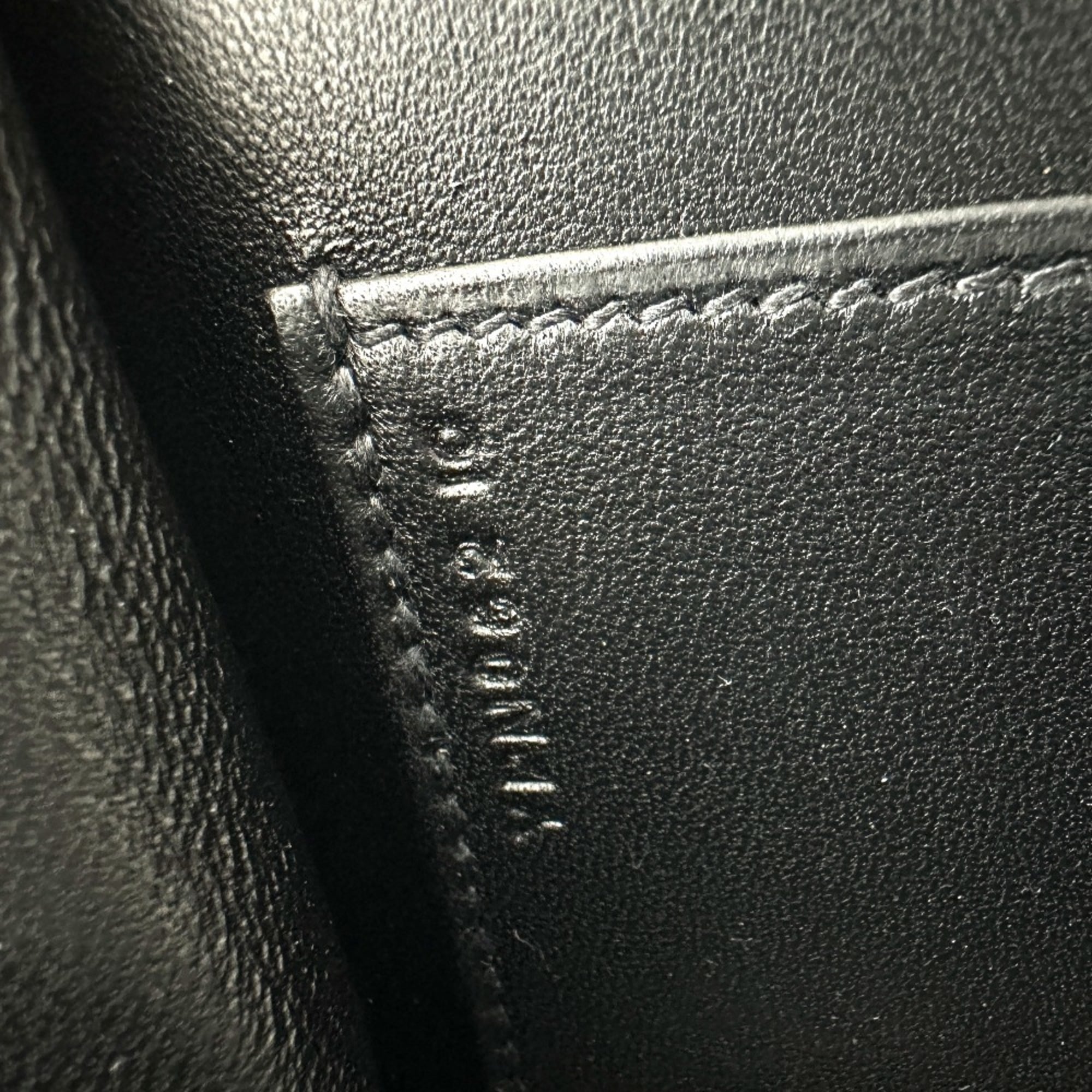 Hermes Black Leather Shoulder Bag (Pre-Owned)