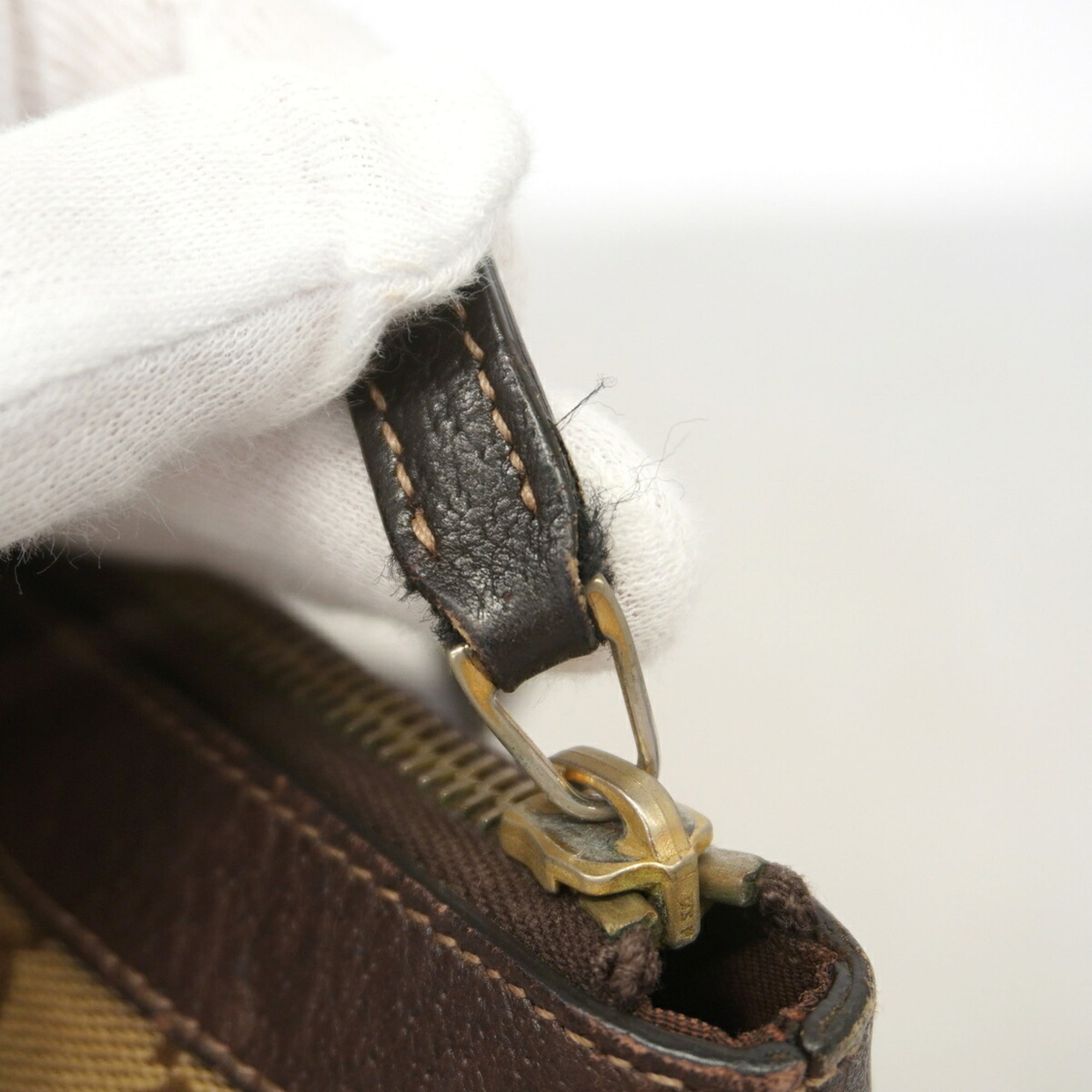 Gucci Brown Canvas Handbag (Pre-Owned)
