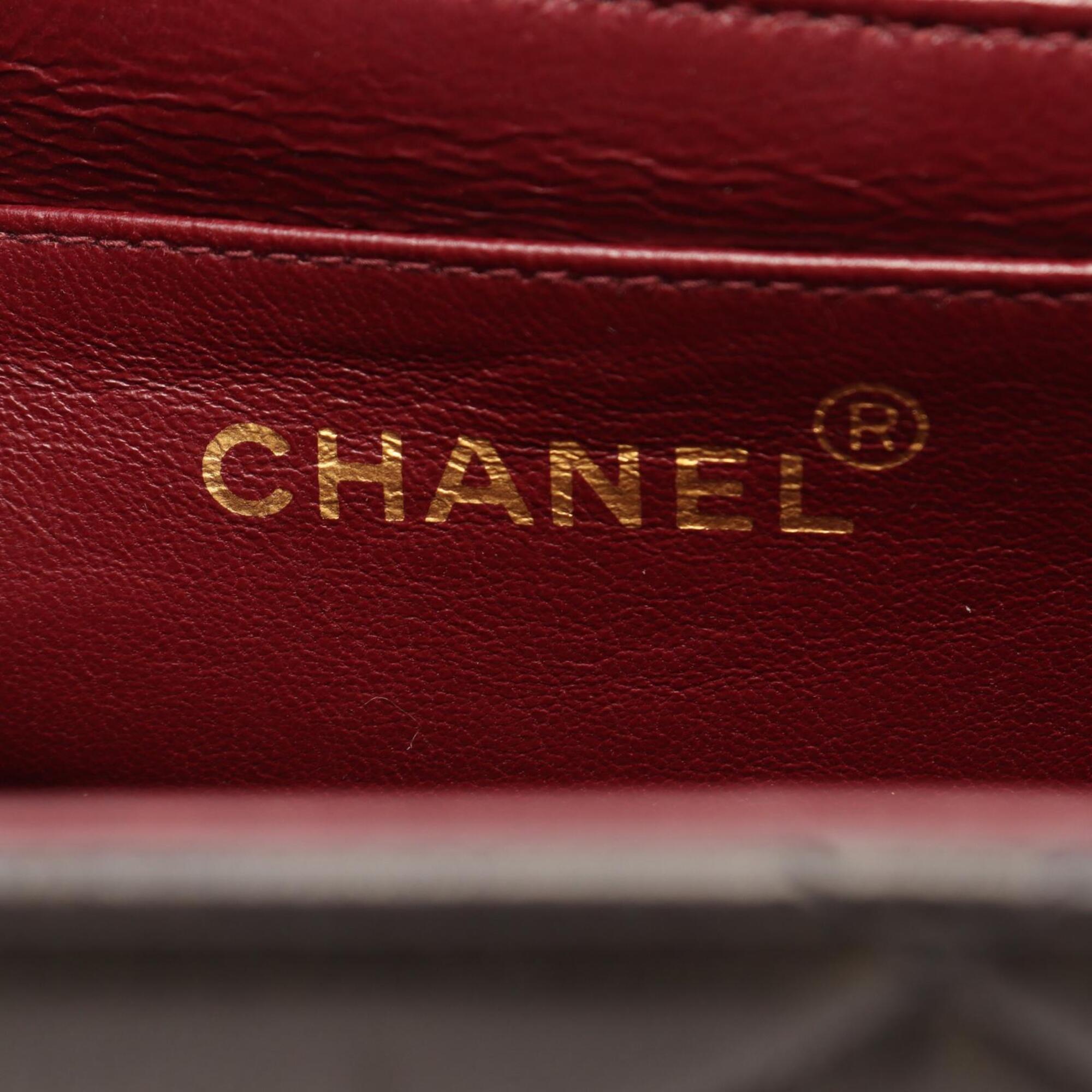Chanel Black Leather Handbag (Pre-Owned)