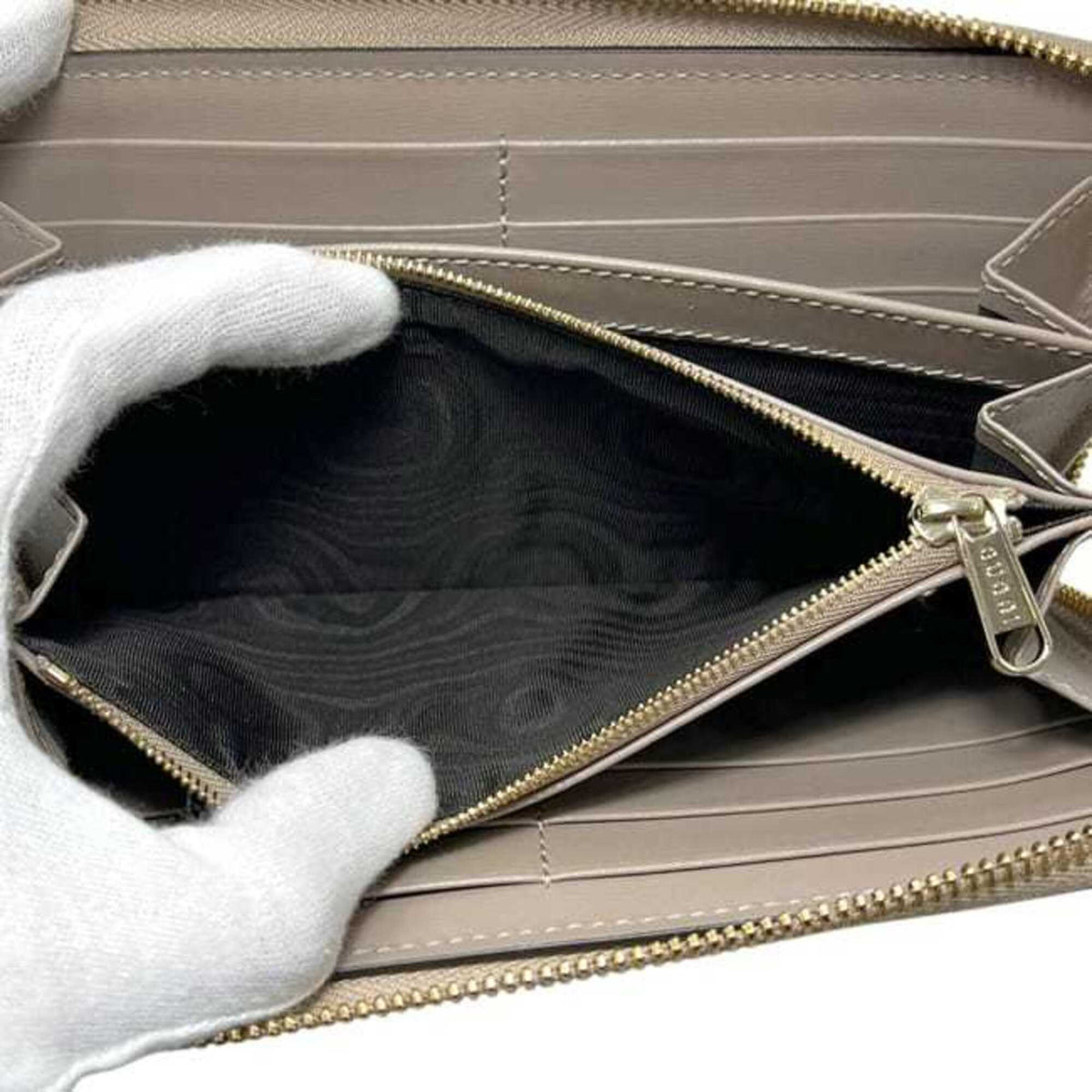 Gucci Beige Pvc Leather Long Wallet (Bi-Fold) (Pre-Owned)