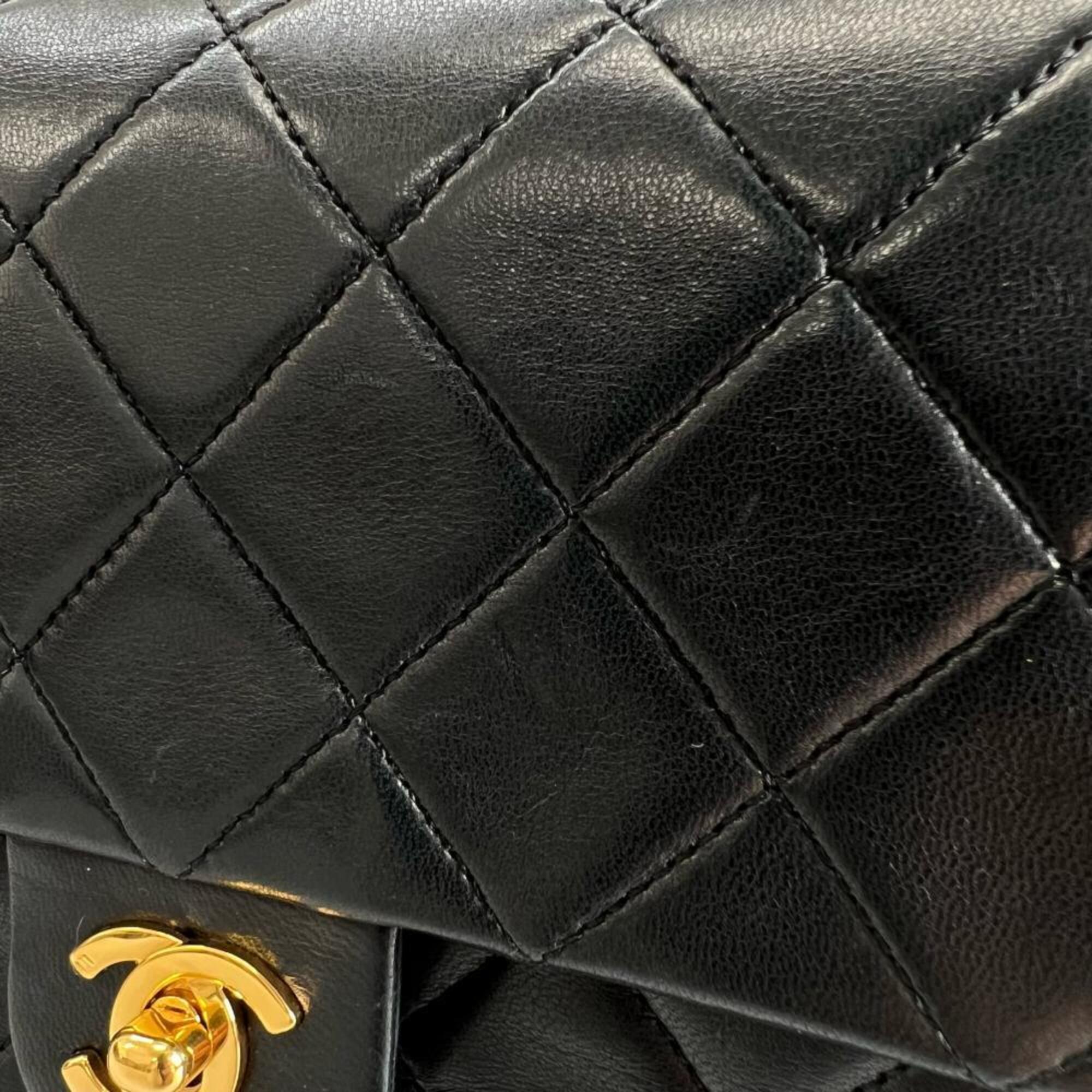 Chanel Black Leather Shoulder Bag (Pre-Owned)