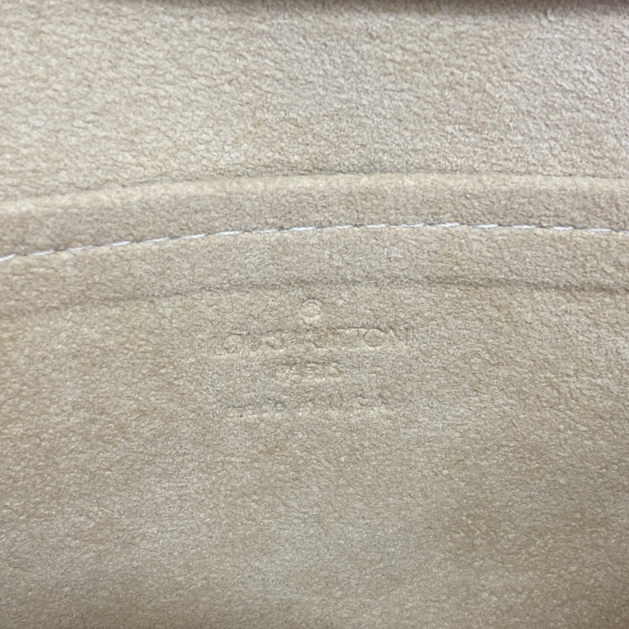 Louis Vuitton Brown Shoulder Bag (Pre-Owned)