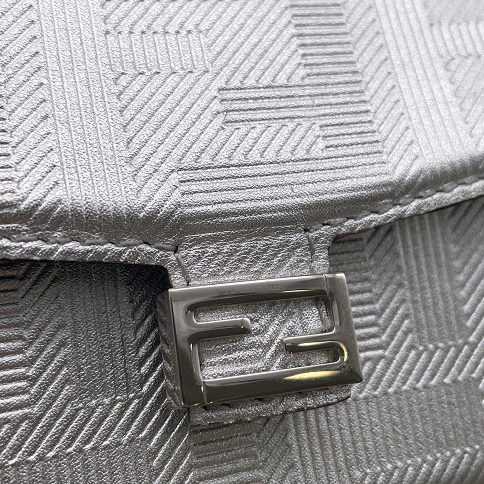 Fendi Baguette Silver Leather Pouch (Pre-Owned)