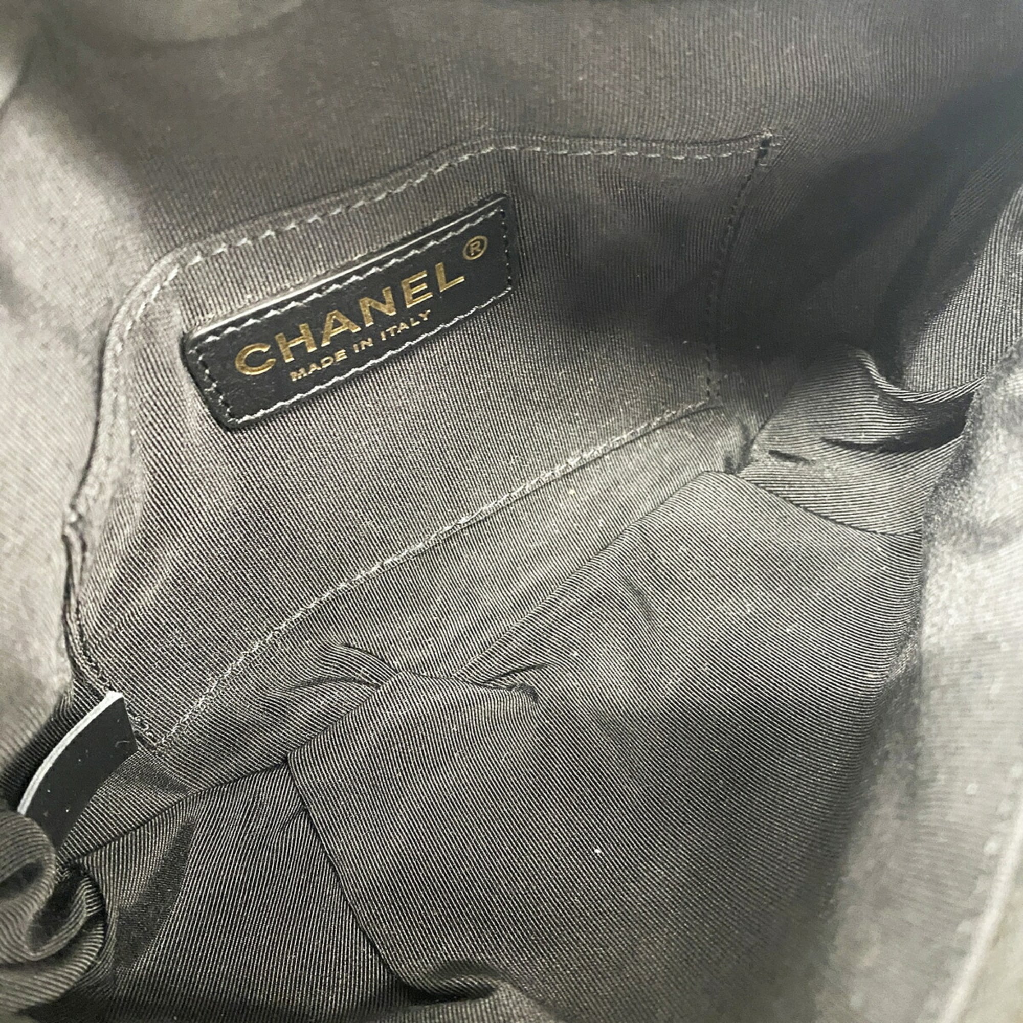 Chanel Black Leather Fanny Pack (Pre-Owned)