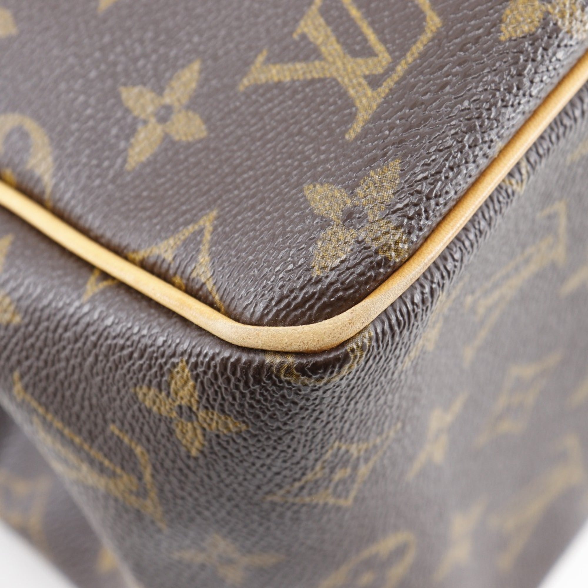 Louis Vuitton Brown Monogram Canvas Handbag (Pre-Owned)