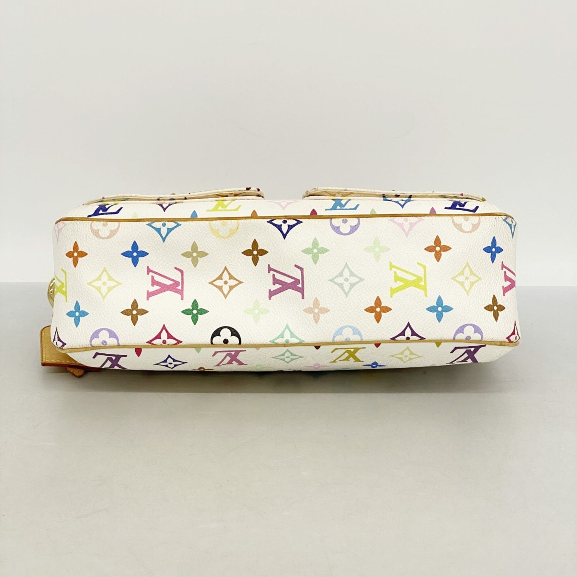 Louis Vuitton Blanc Shoulder Bag (Pre-Owned)