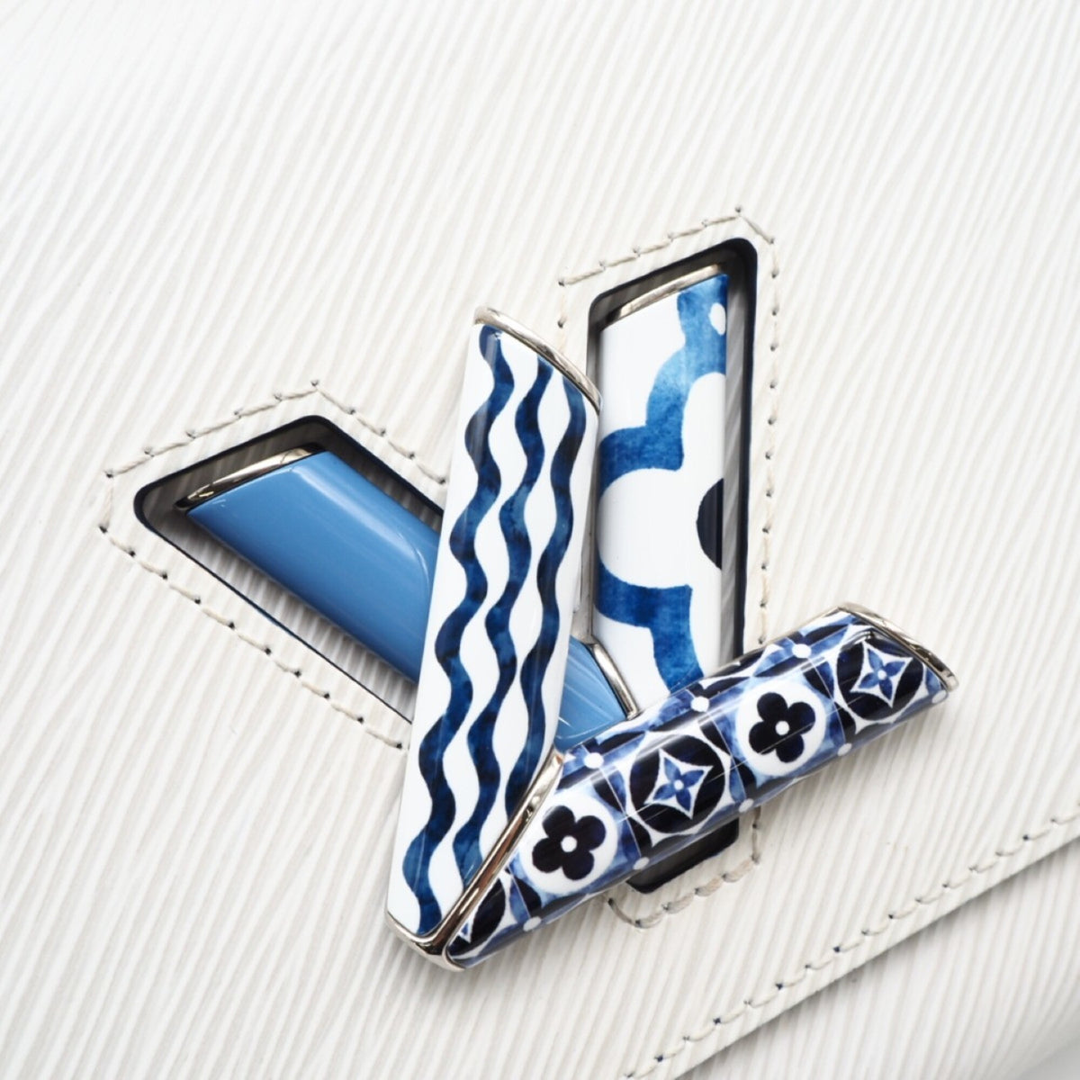 Louis Vuitton Blue White Shoulder Bag (Pre-Owned)