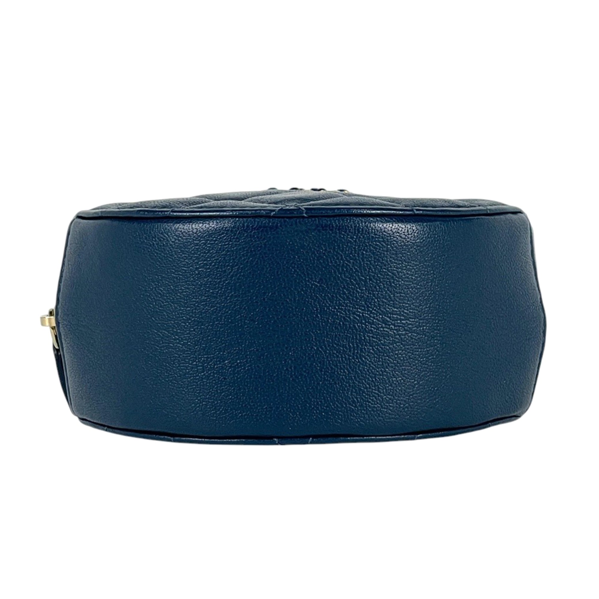 Chanel Blue Leather Shoulder Bag (Pre-Owned)