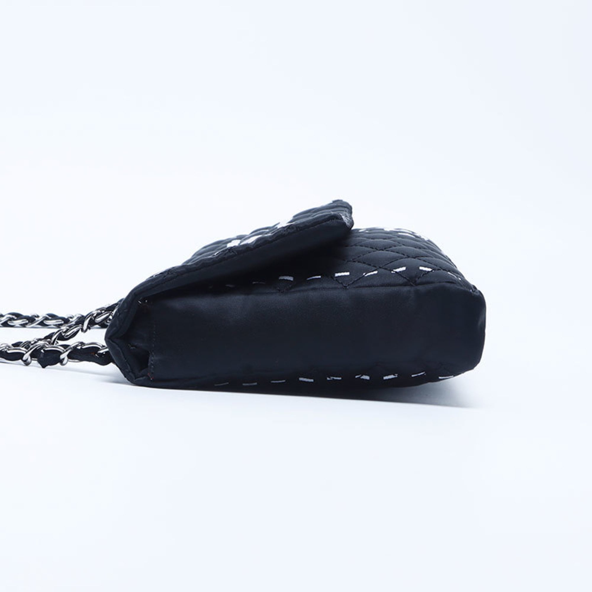 Chanel Black Shoulder Bag (Pre-Owned)