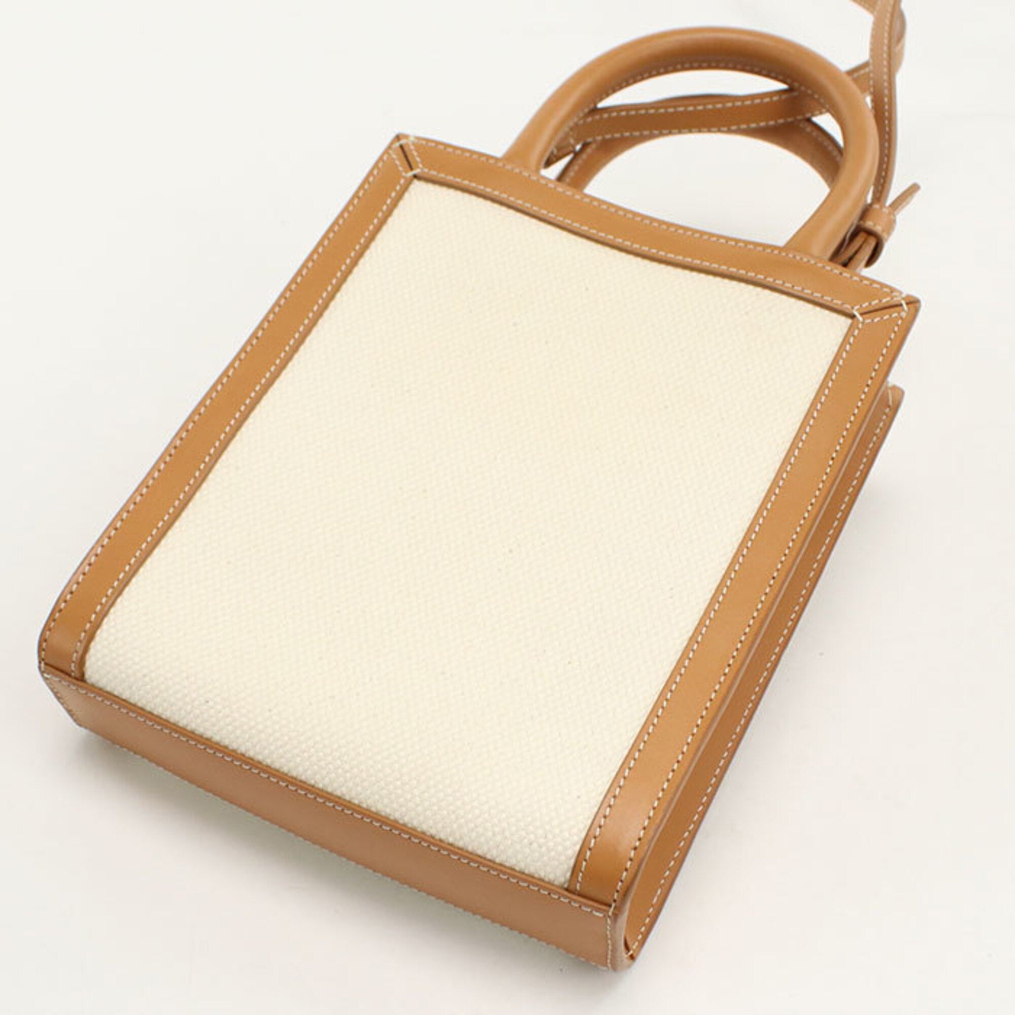 Celine Ivory Ivory Handbag (Pre-Owned)