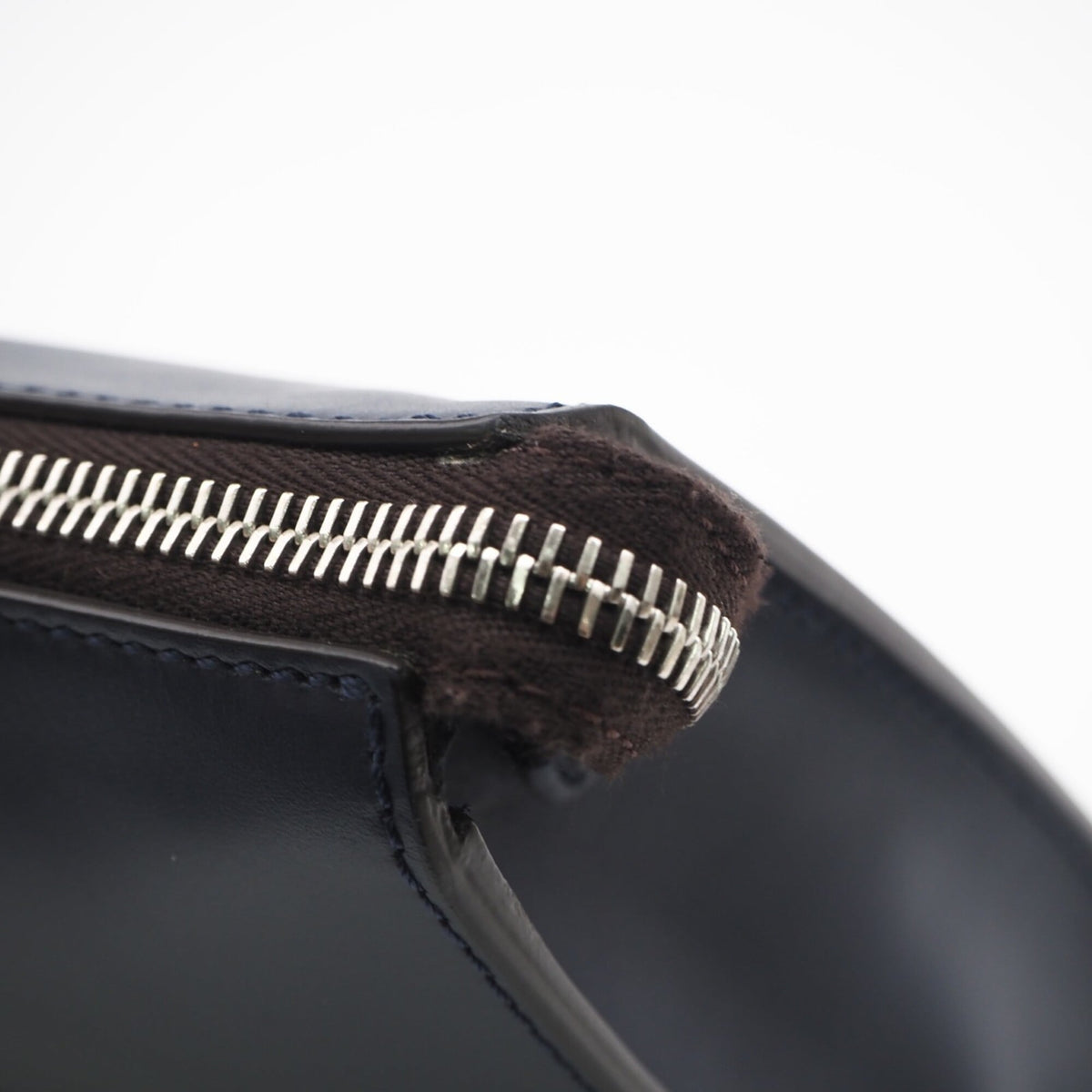 Fendi Navy Leather Clutch Bag (Pre-Owned)