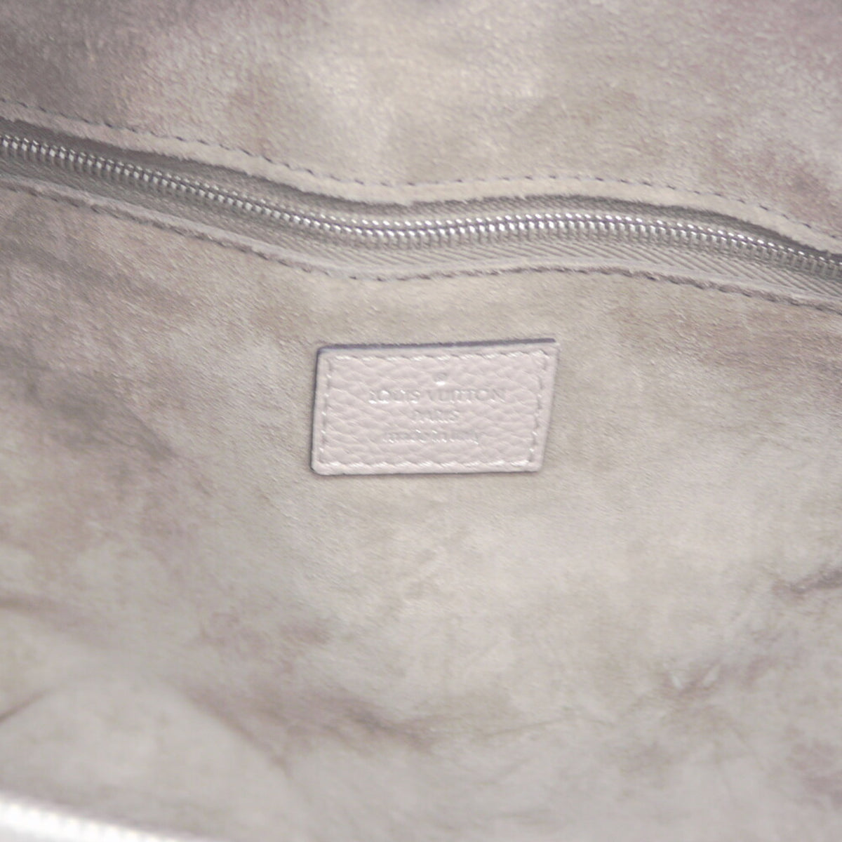 Louis Vuitton Gray Veau Cachemire Leather Handbag Shoulder Bag (Pre-Owned)