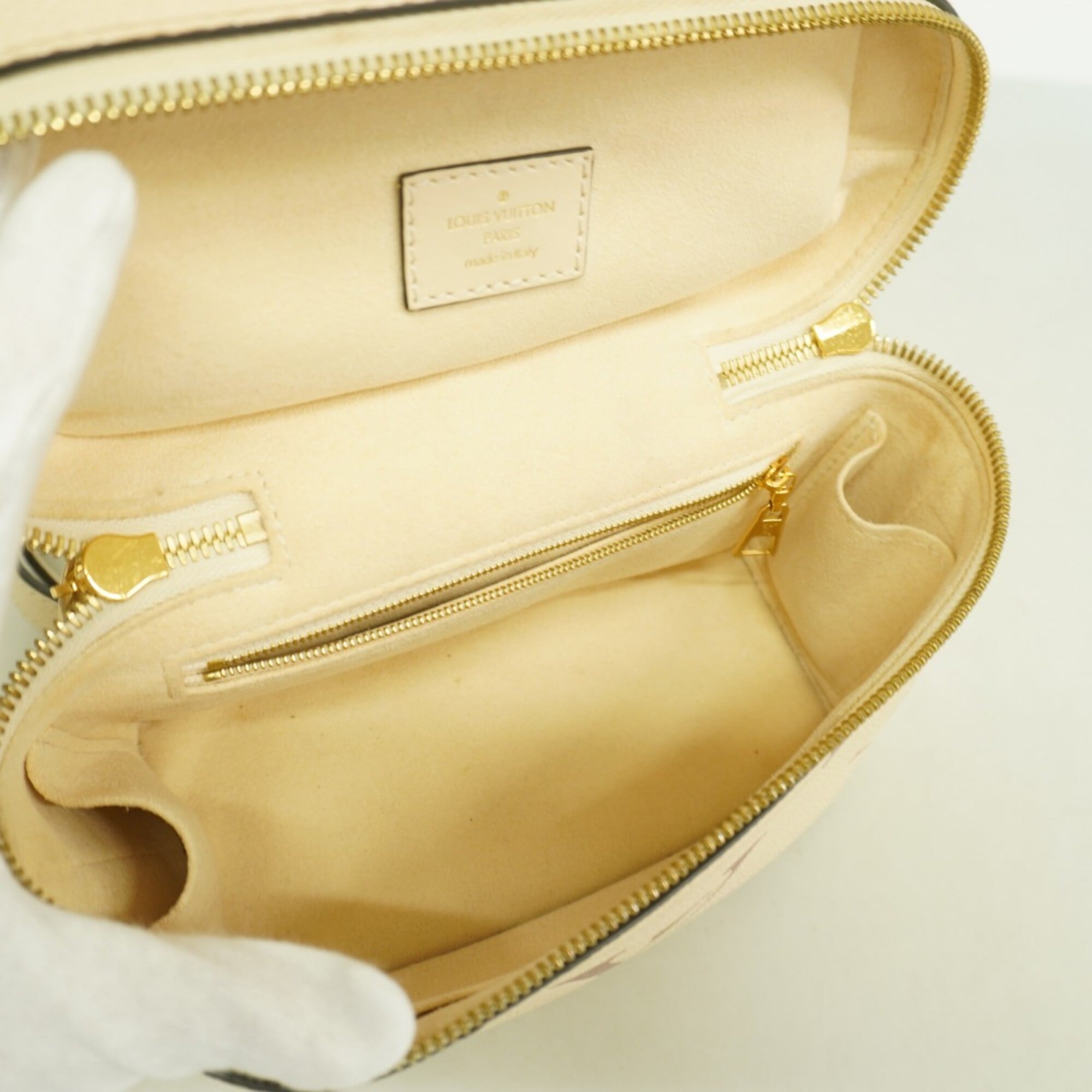 Louis Vuitton Cream Vanity Bag (Pre-Owned)