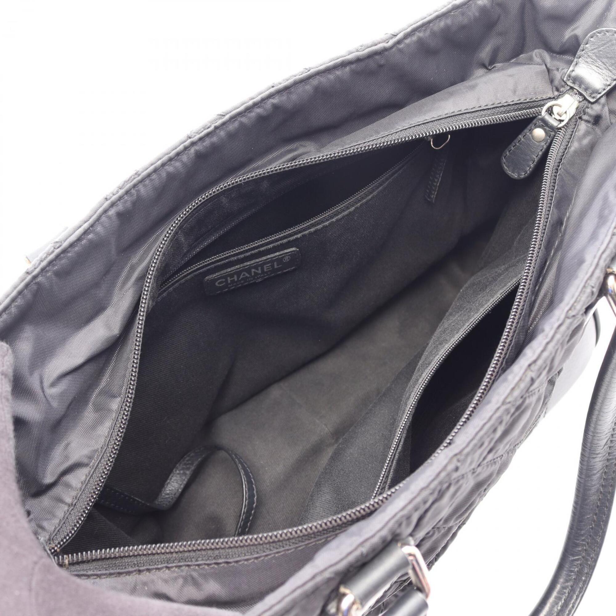 Chanel Black Nylon Leather Handbag Tote Bag (Pre-Owned)