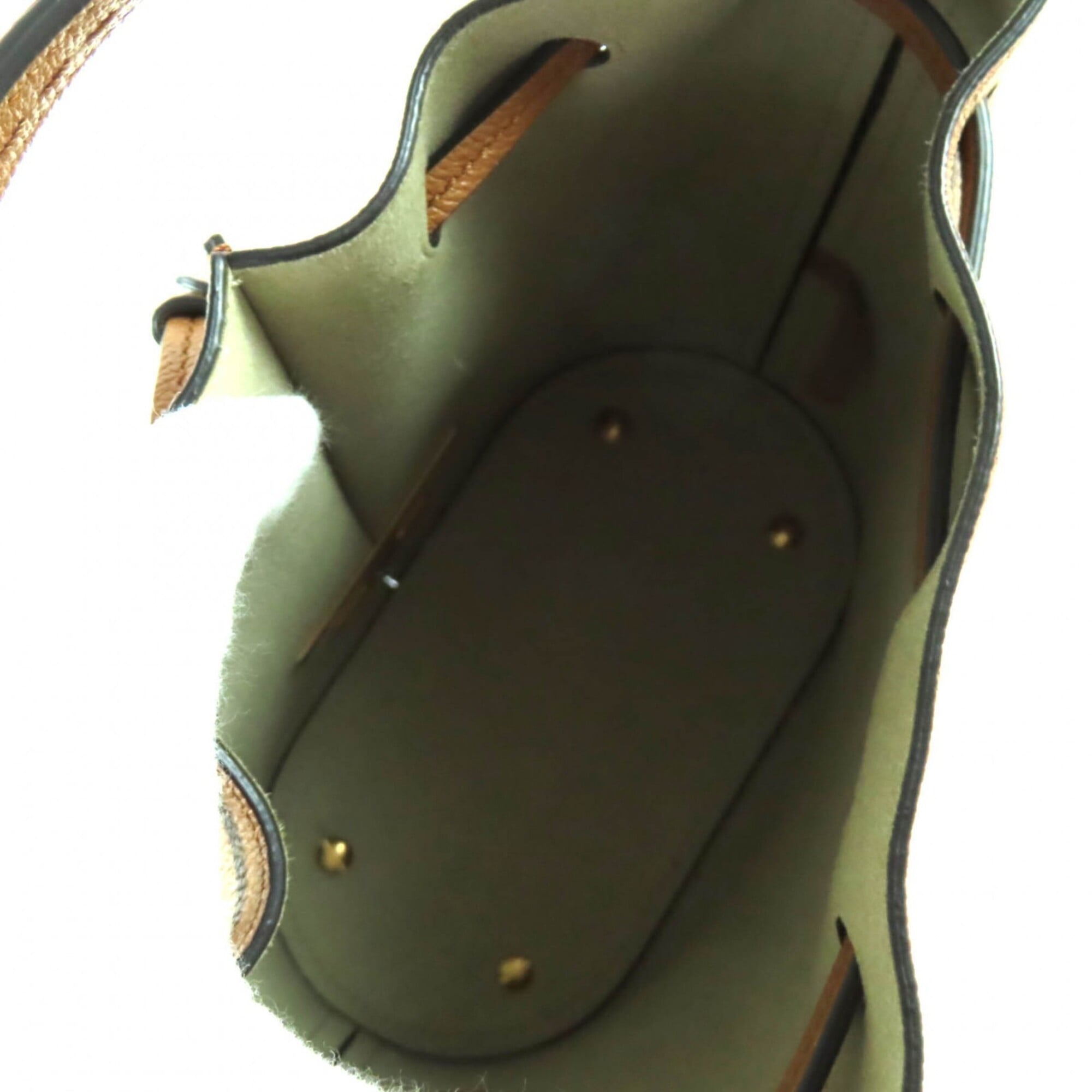 Tod's Brown Leather Shoulder Bag (Pre-Owned)