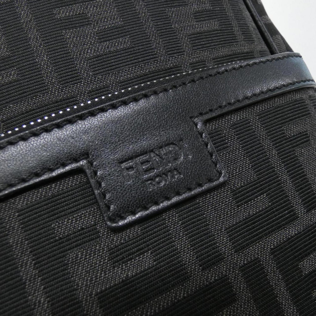 Fendi Silver Canvas Leather Shoulder Bag (Pre-Owned)