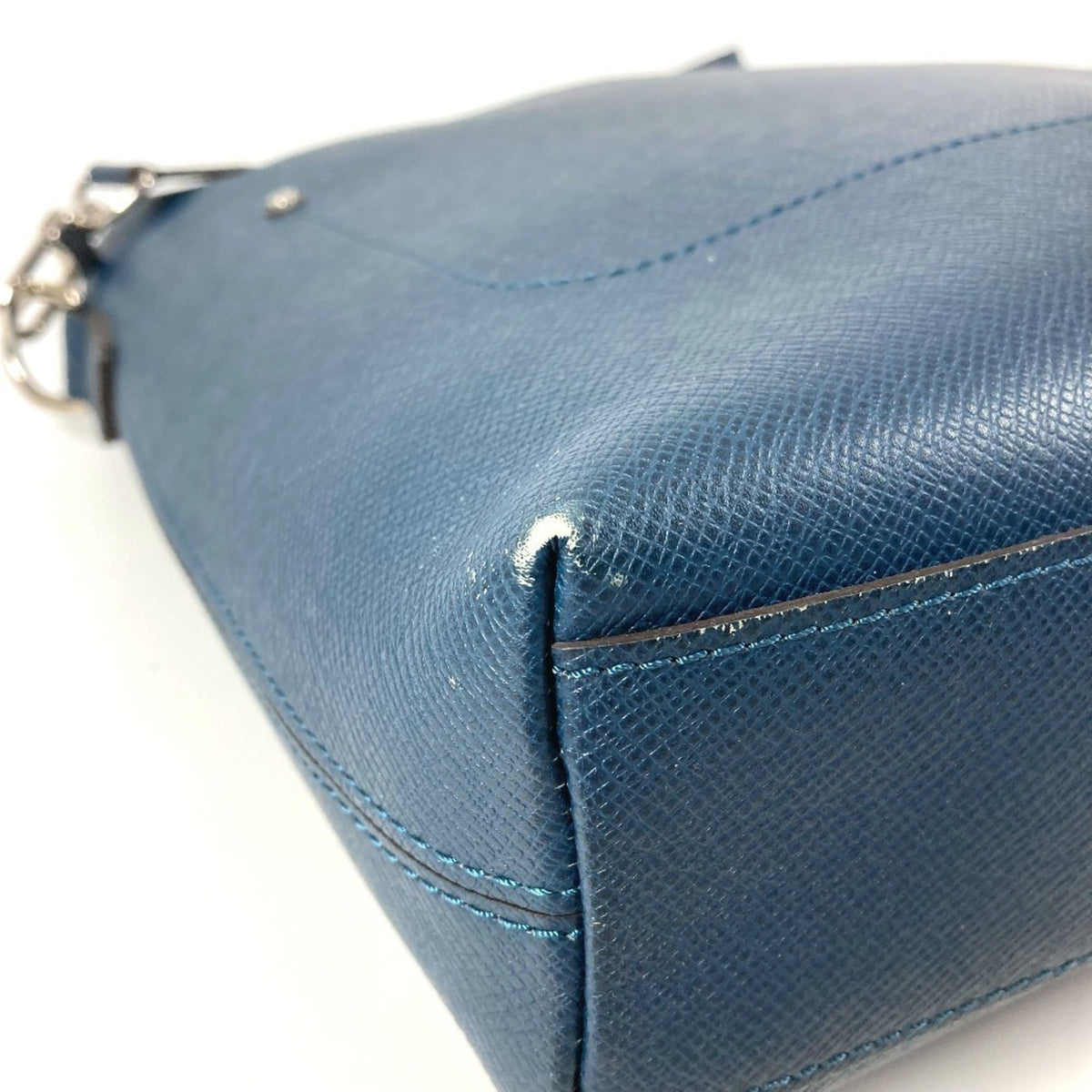 Louis Vuitton Blue Ocean Taiga Leather Leather Shoulder Bag Tote Bag (Pre-Owned)
