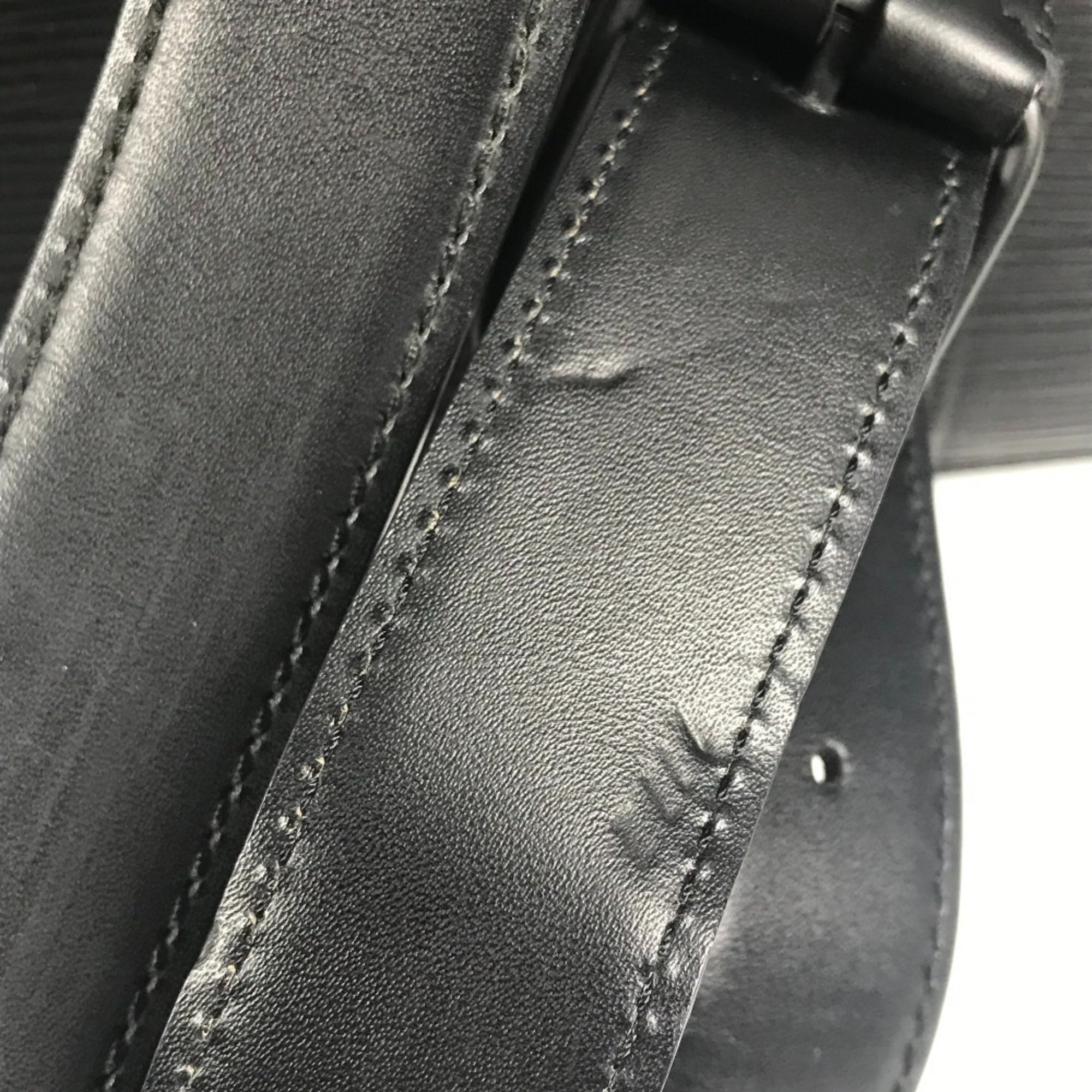 Louis Vuitton Black Noir Epi Leather Shoulder Bag (Pre-Owned)
