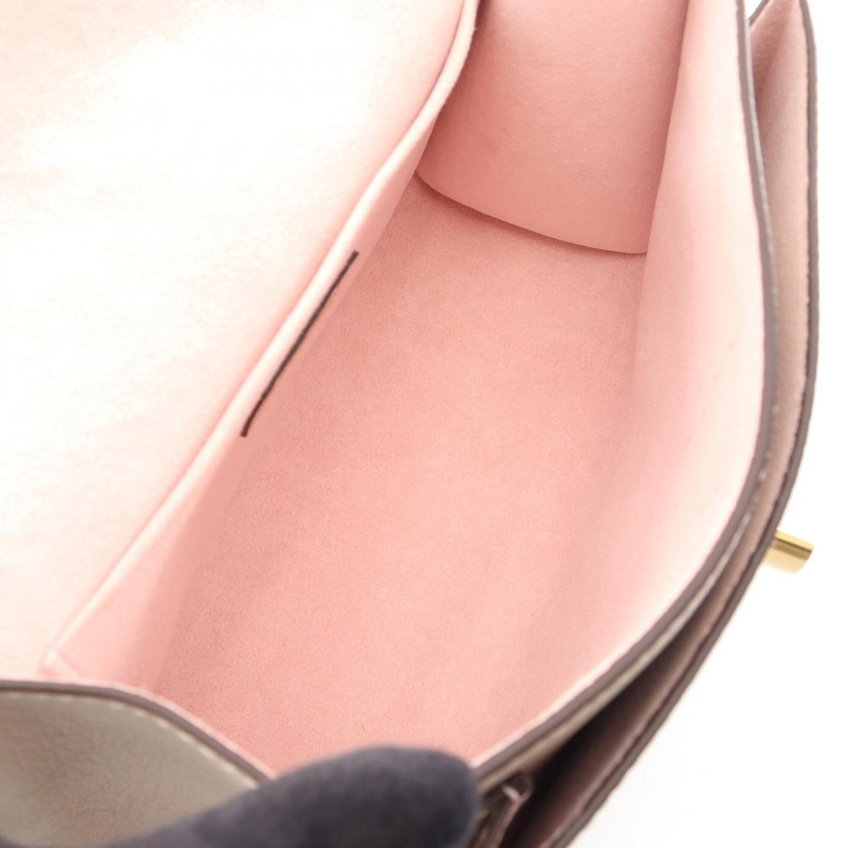 Louis Vuitton Pink Leather Shoulder Bag (Pre-Owned)