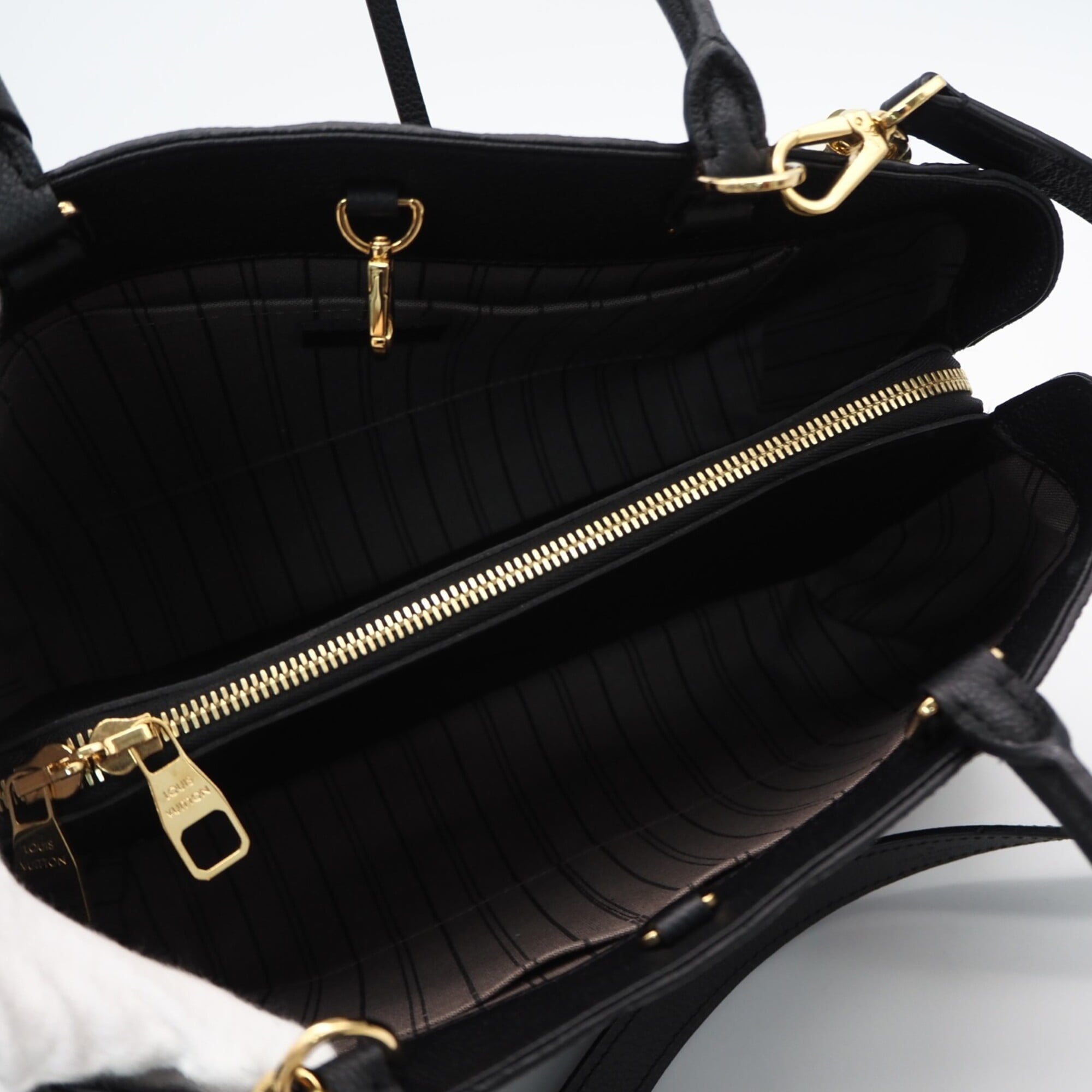 Louis Vuitton Black Leather Handbag Shoulder Bag (Pre-Owned)