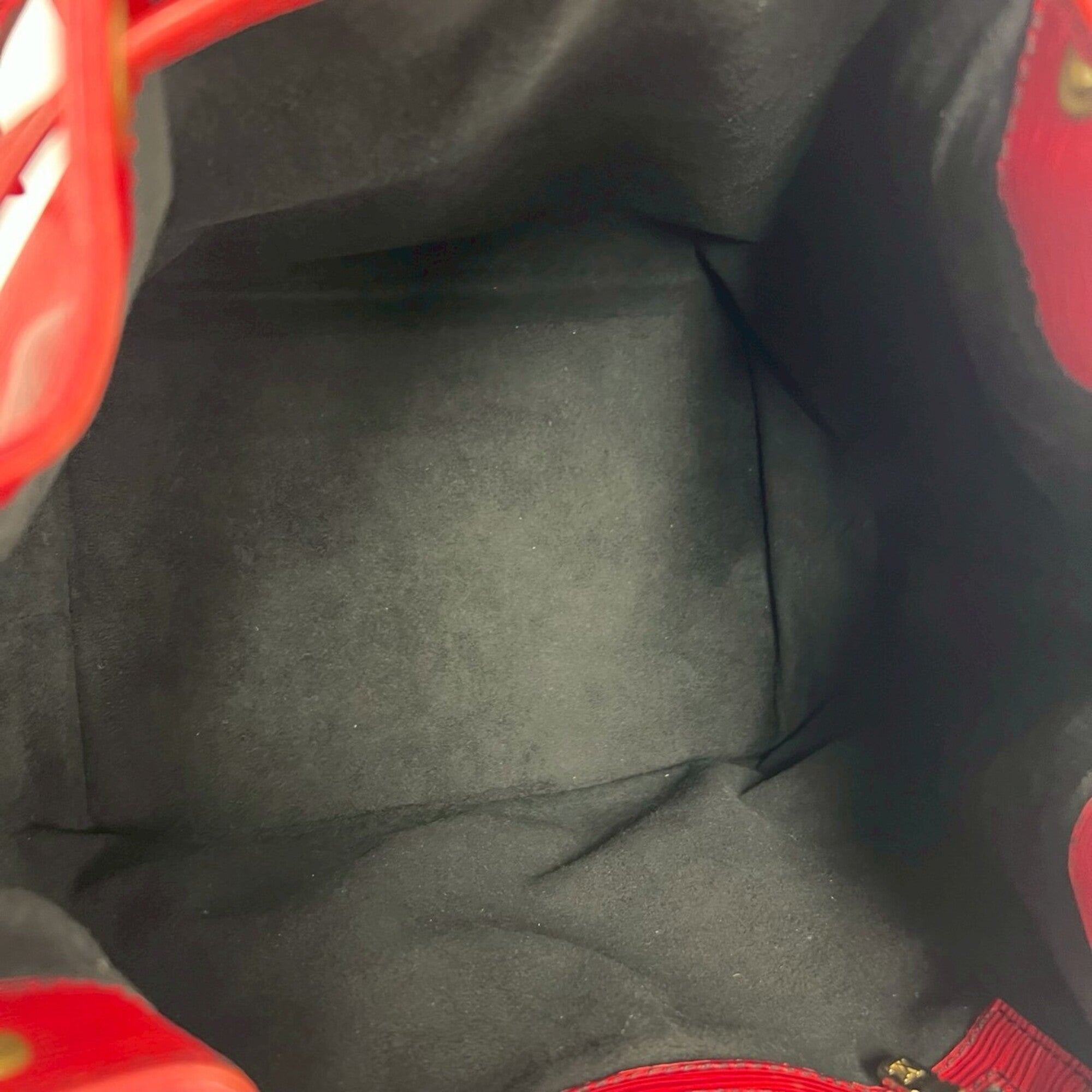Louis Vuitton Red Color Leather Shoulder Bag (Pre-Owned)